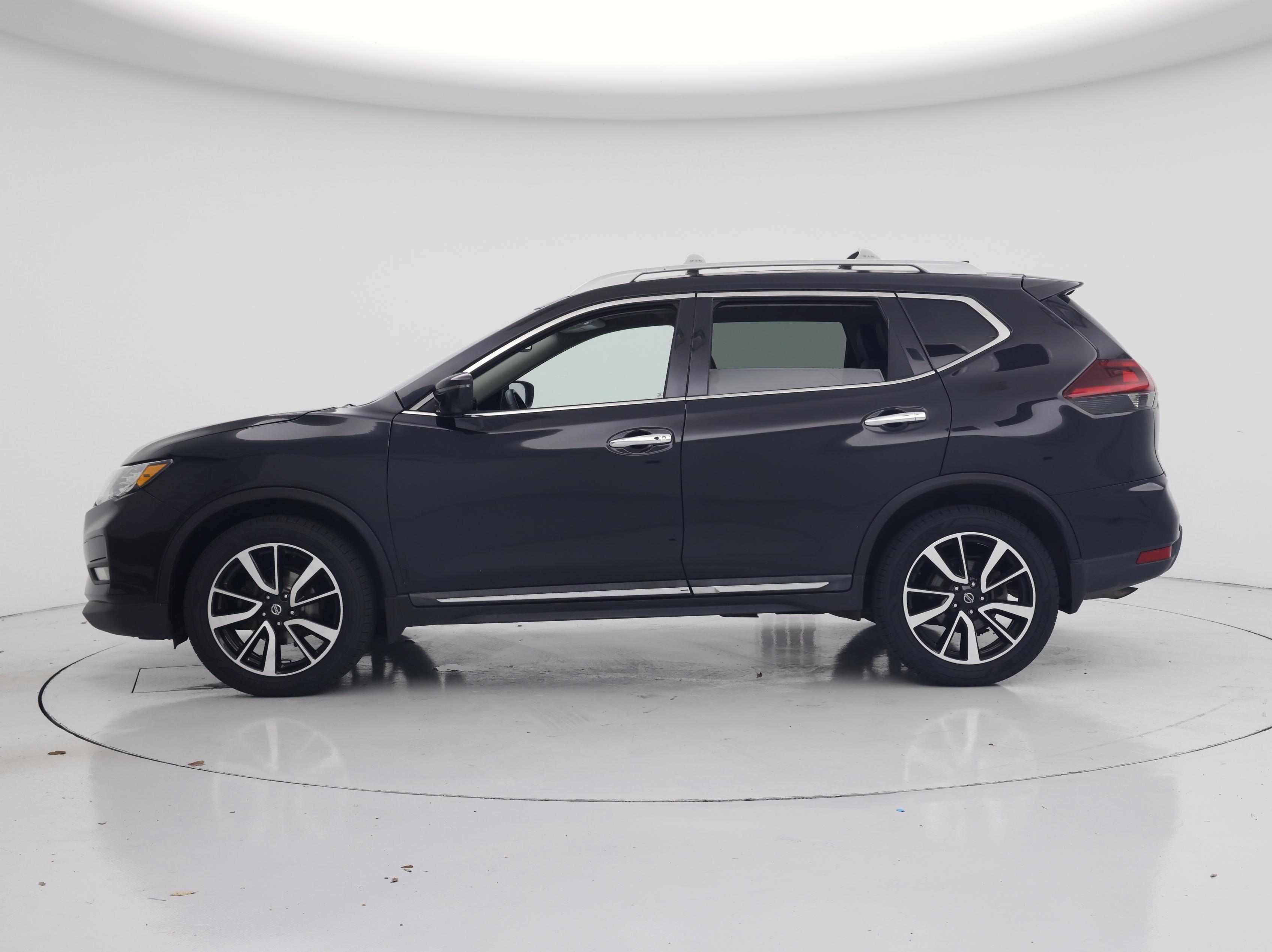 Thumbnail: 2020 Nissan Rogue - 3