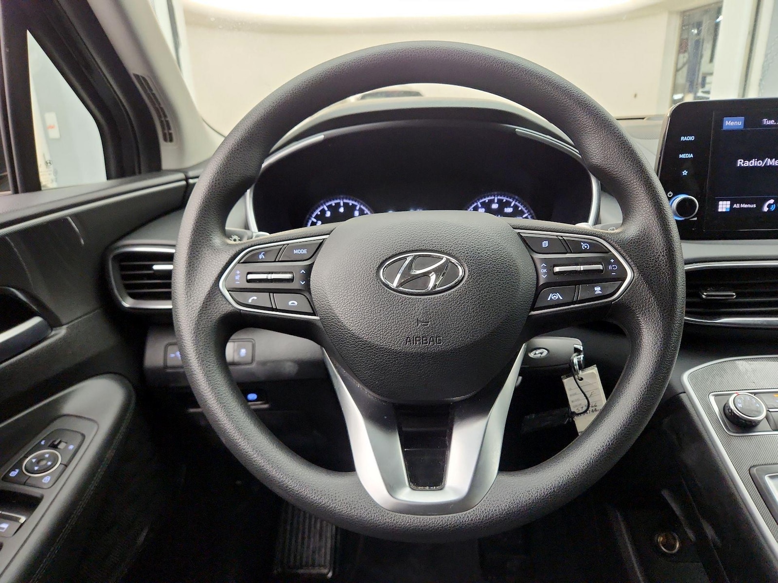 2023 Hyundai Santa Fe SE - Photo 11