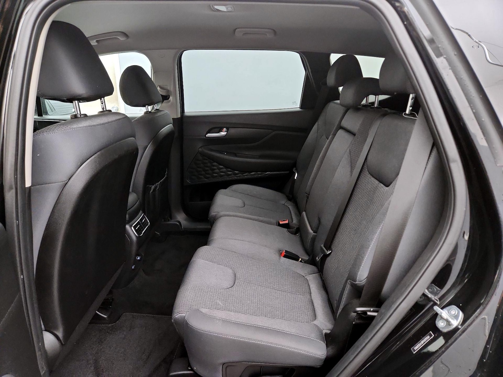 2023 Hyundai Santa Fe SE - Photo 19