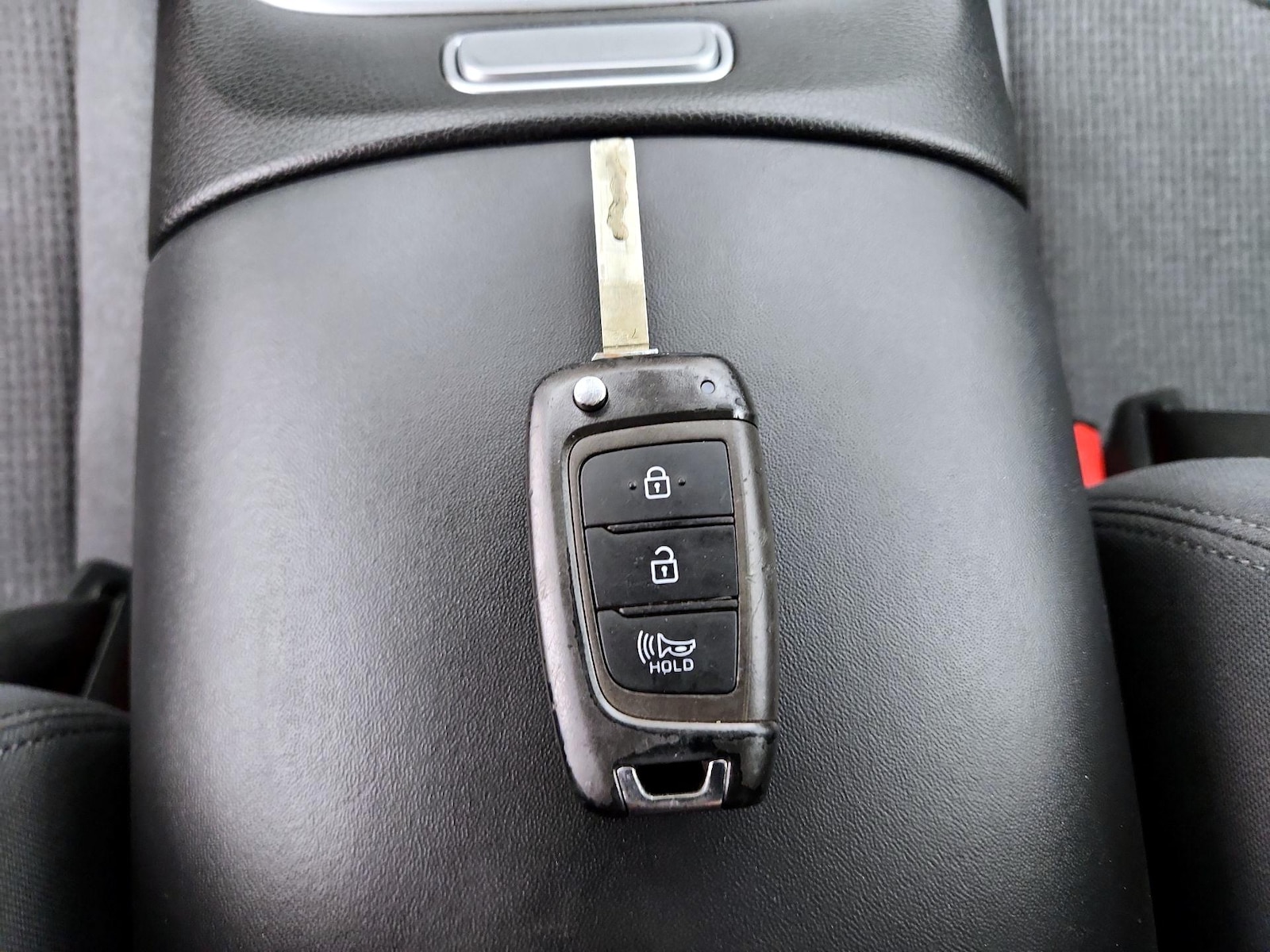 2023 Hyundai Santa Fe SE - Photo 22