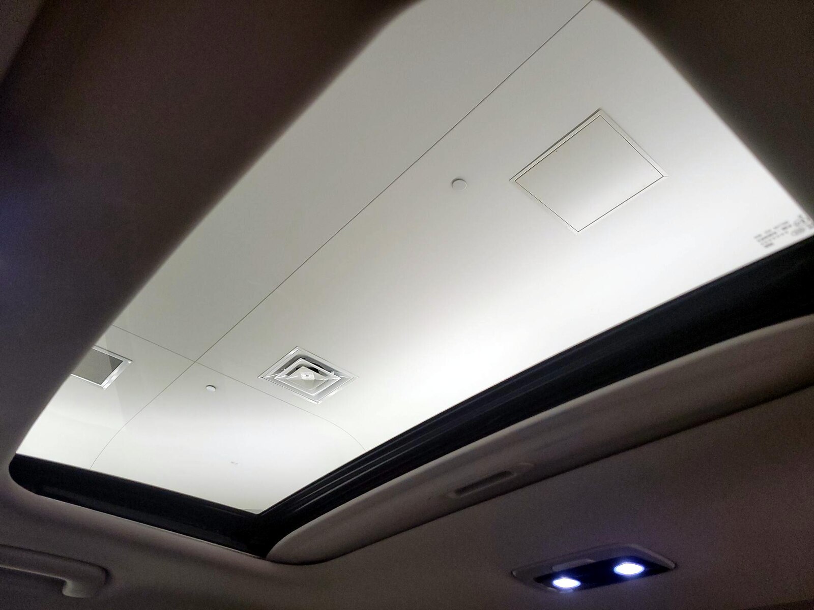 Sunroof(s) & Overhead Airbags