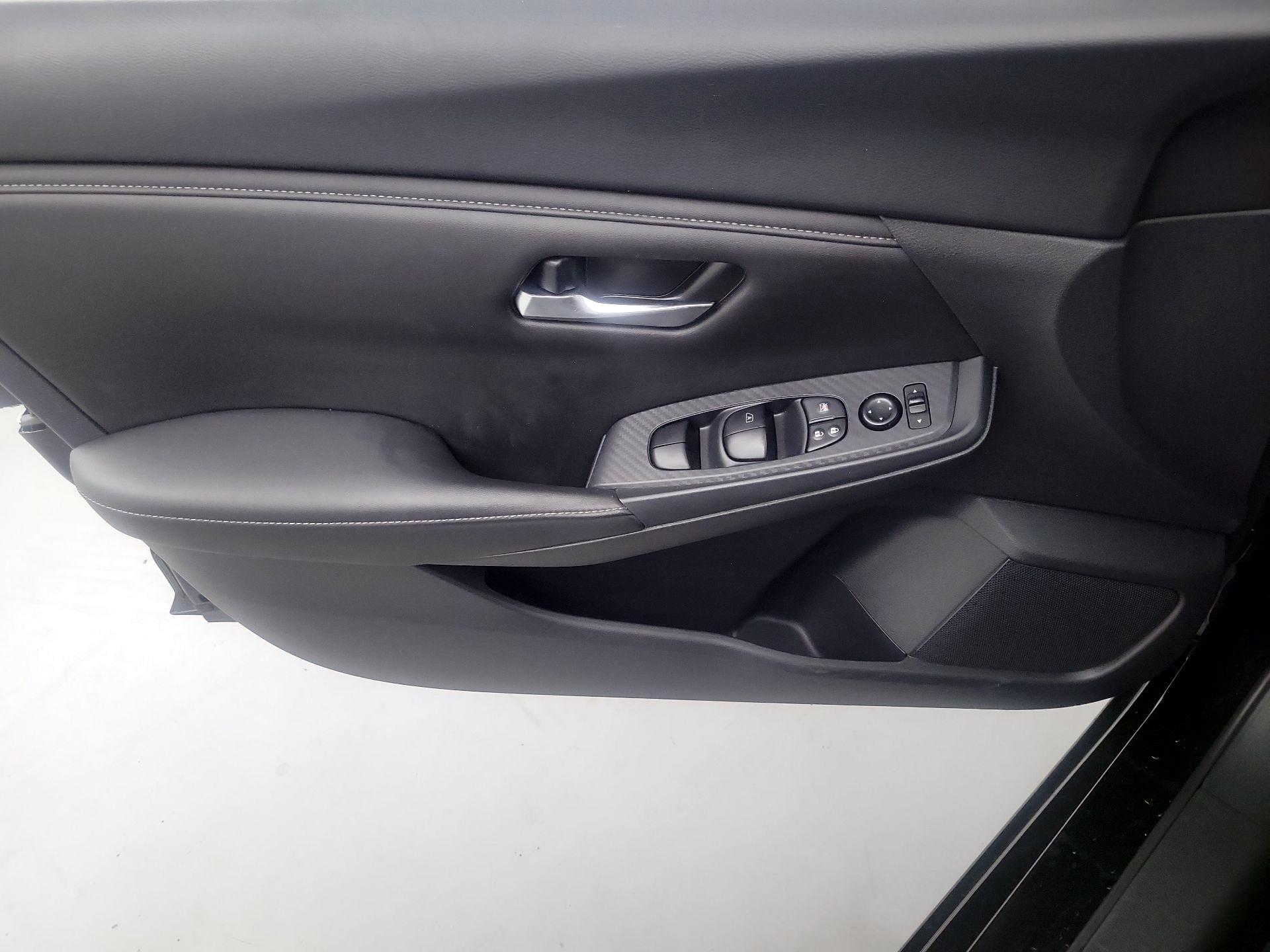 Thumbnail: 2023 Nissan Sentra - 12