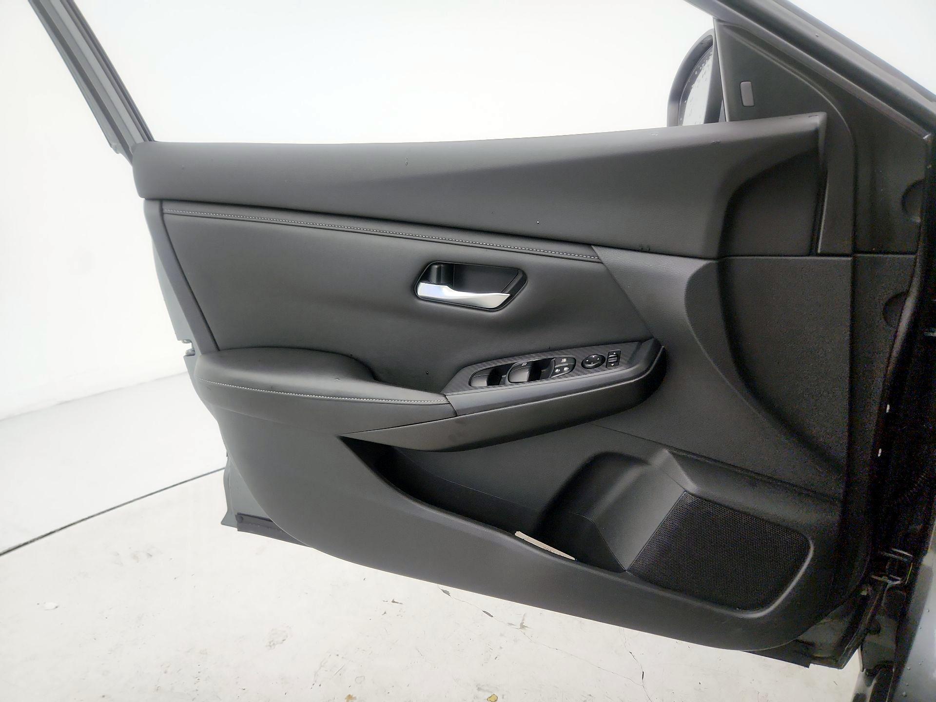 Thumbnail: 2020 Nissan Sentra - 12