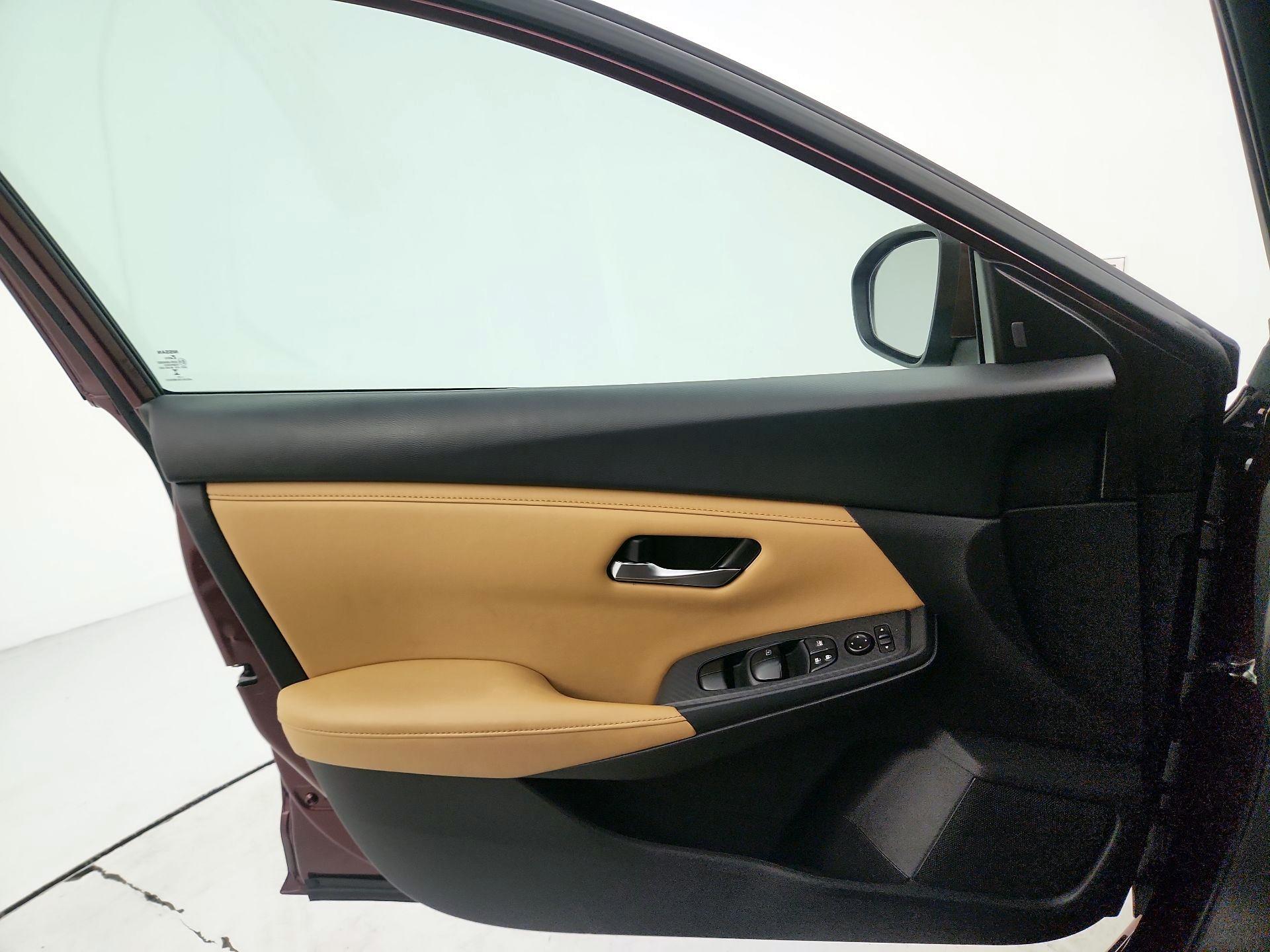 Thumbnail: 2023 Nissan Sentra - 10