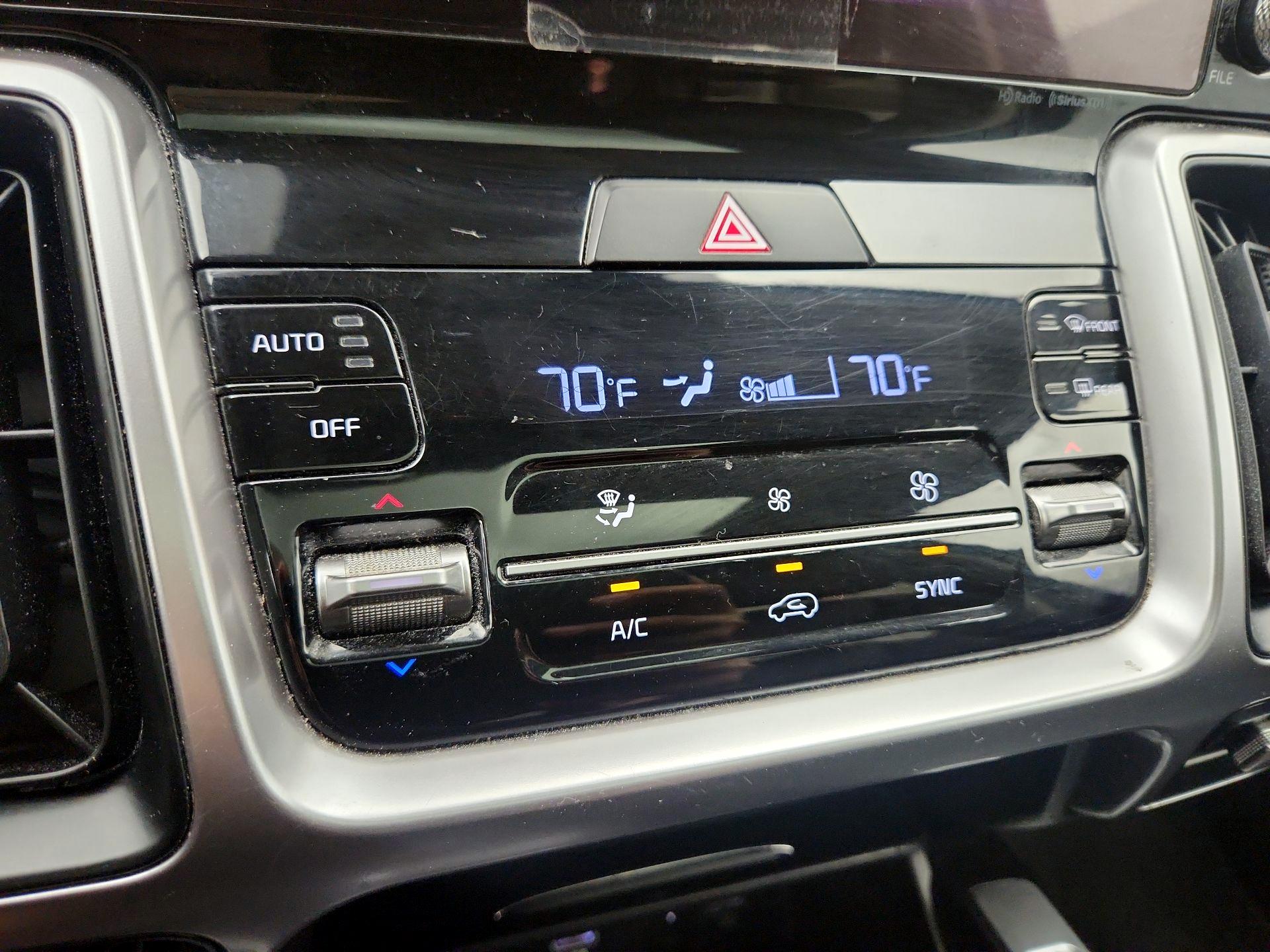 Thumbnail: 2023 Kia Sorento - 17