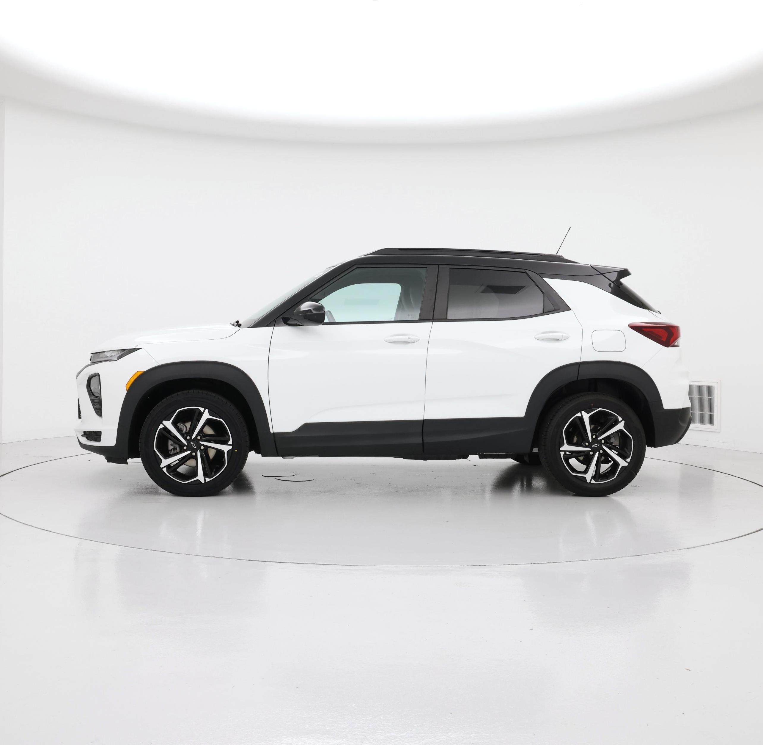 Thumbnail: 2023 Chevrolet TrailBlazer - 3