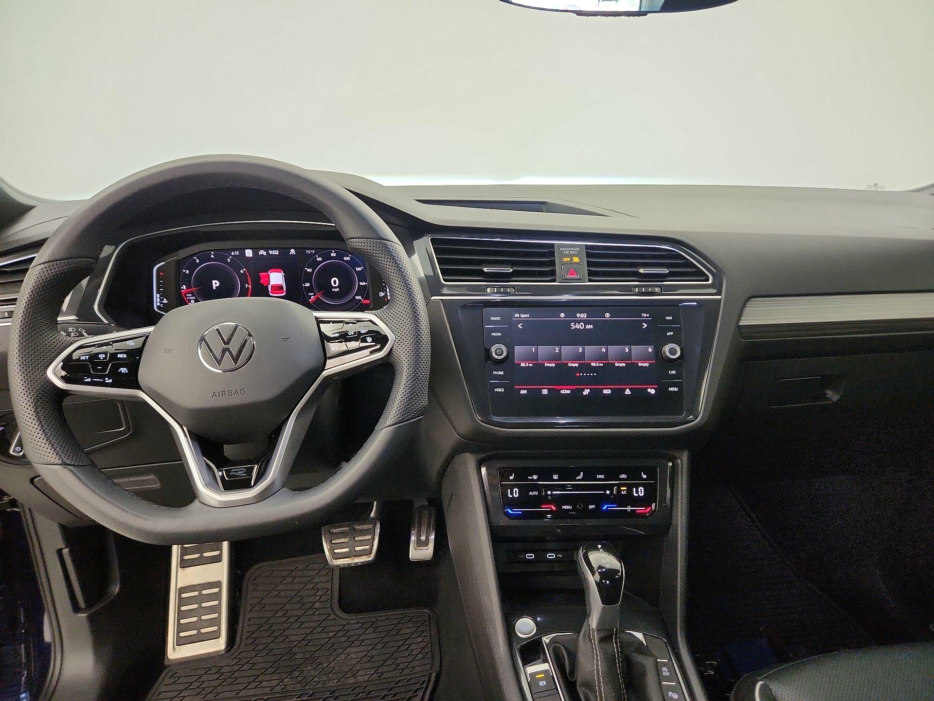 Thumbnail: 2022 Volkswagen Tiguan - 9