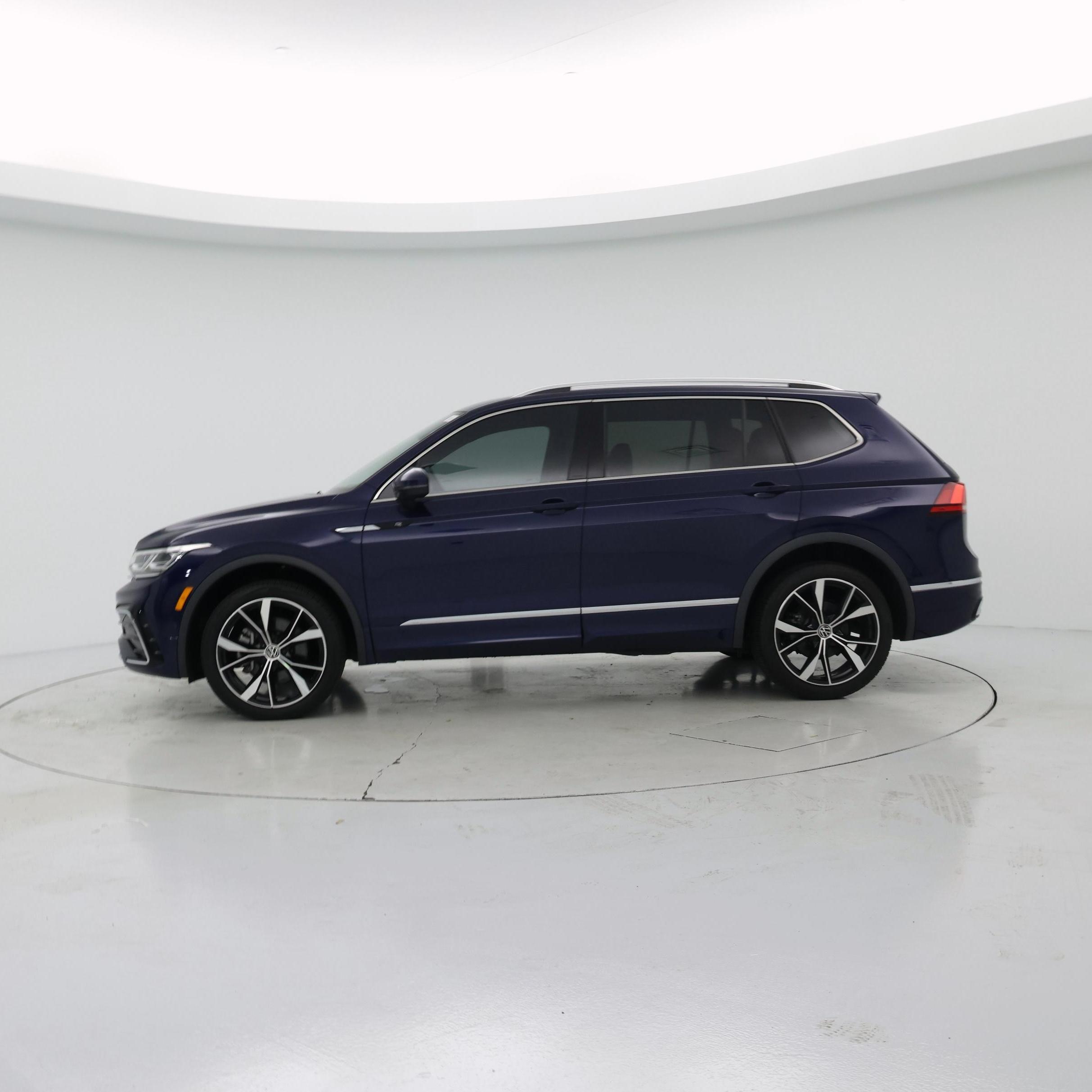 Thumbnail: 2022 Volkswagen Tiguan - 3