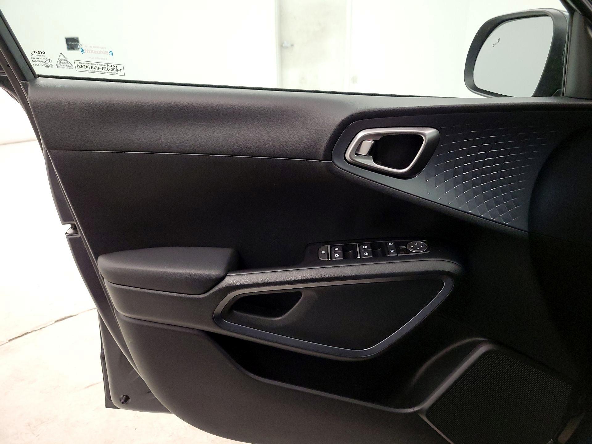 Thumbnail: 2023 Kia Soul - 10