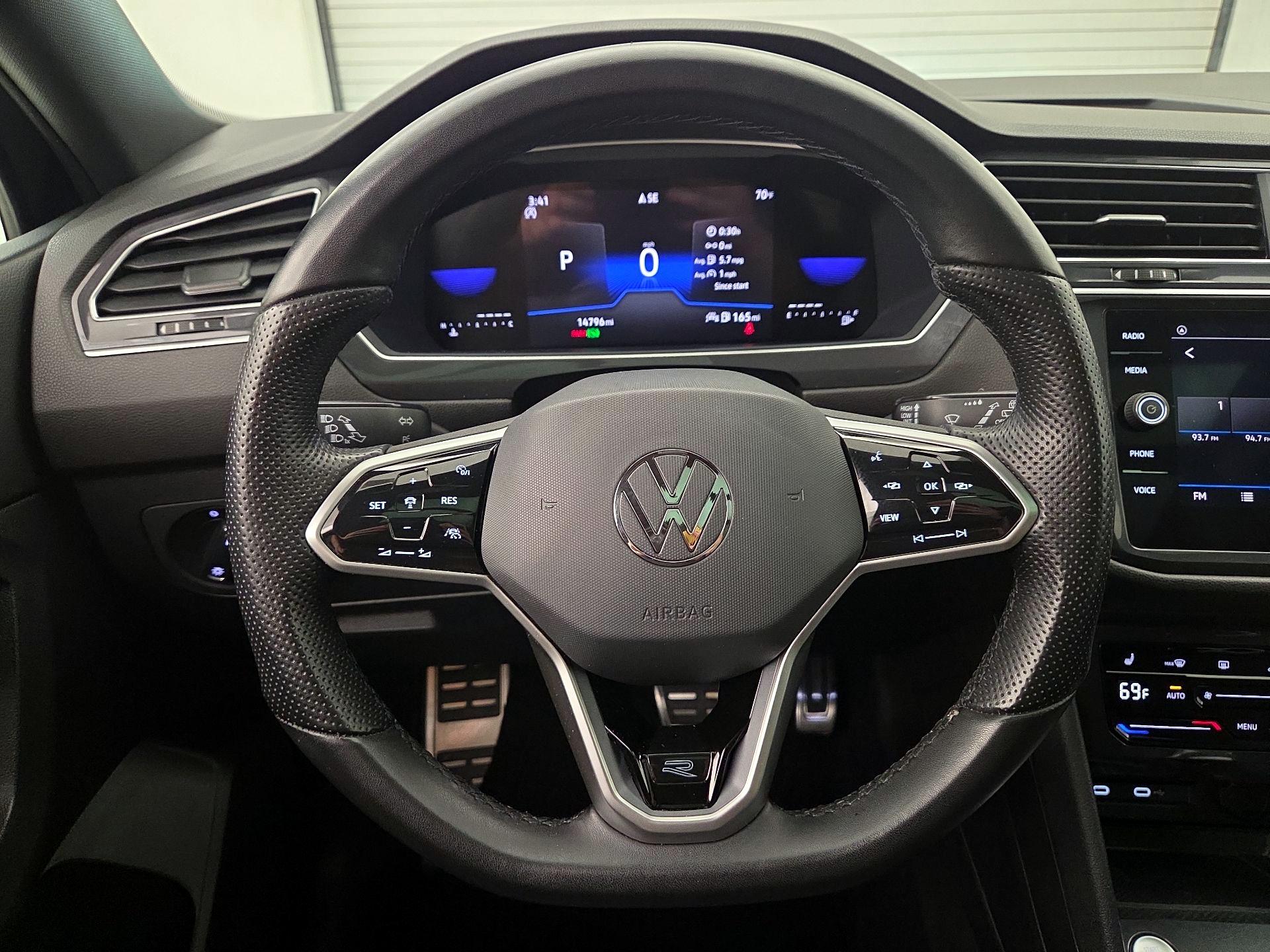 Thumbnail: 2023 Volkswagen Tiguan - 10
