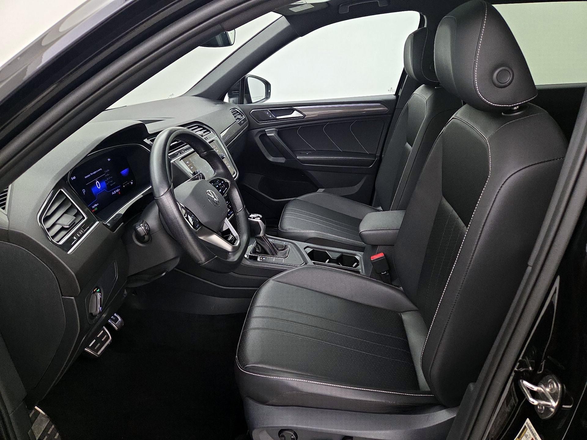 Thumbnail: 2023 Volkswagen Tiguan - 11