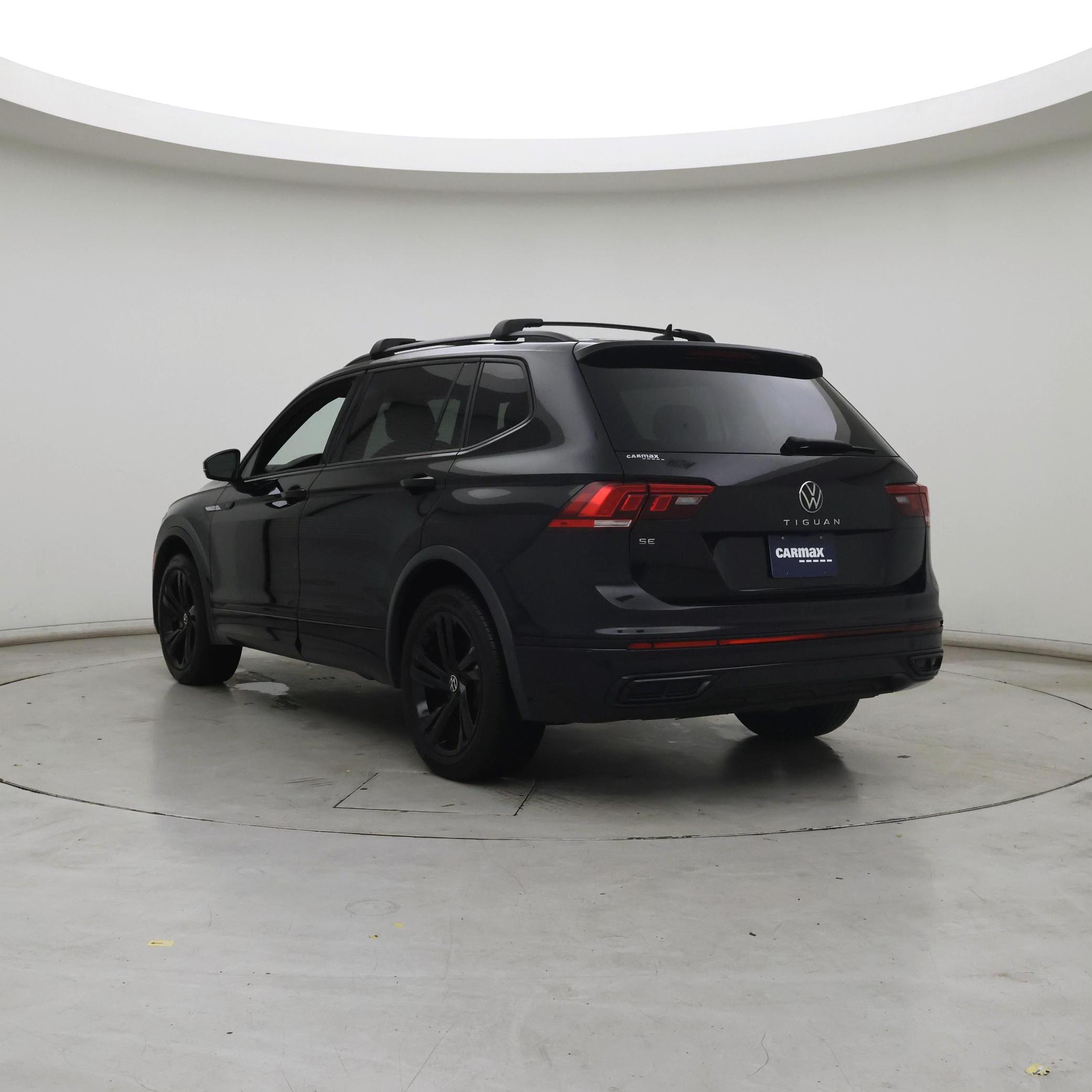 Thumbnail: 2023 Volkswagen Tiguan - 2