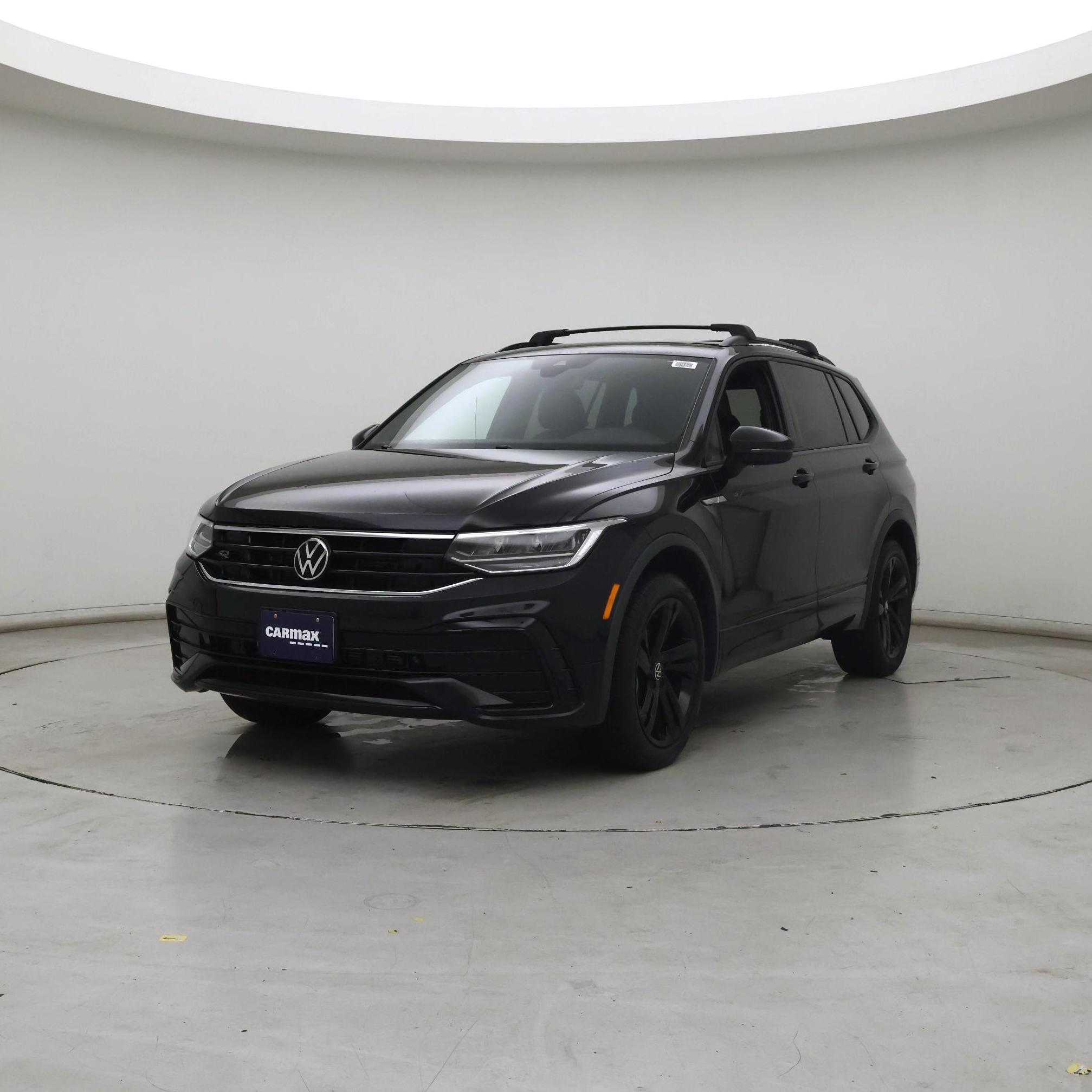 Thumbnail: 2023 Volkswagen Tiguan - 4