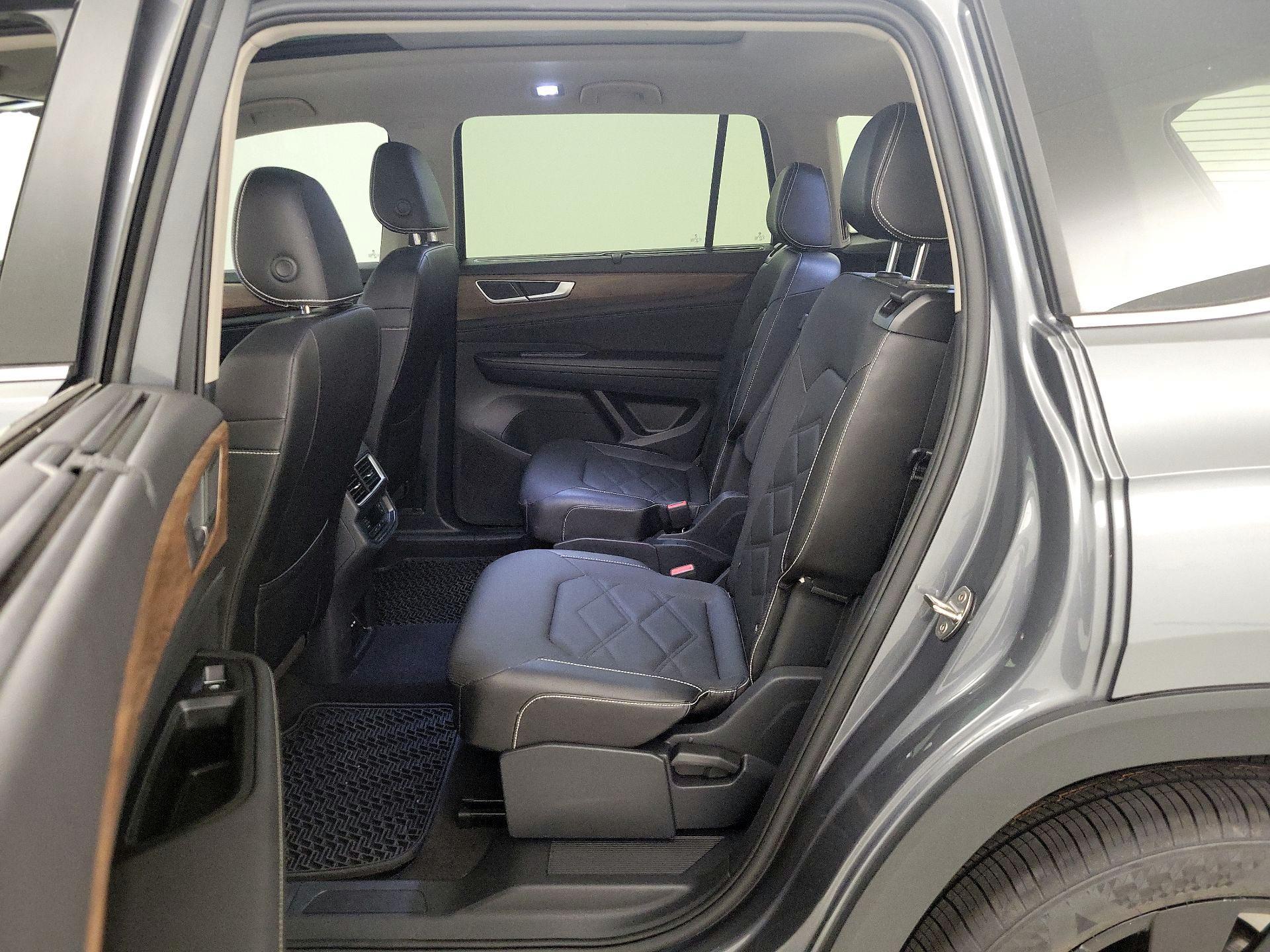 Thumbnail: 2025 Volkswagen Atlas - 20