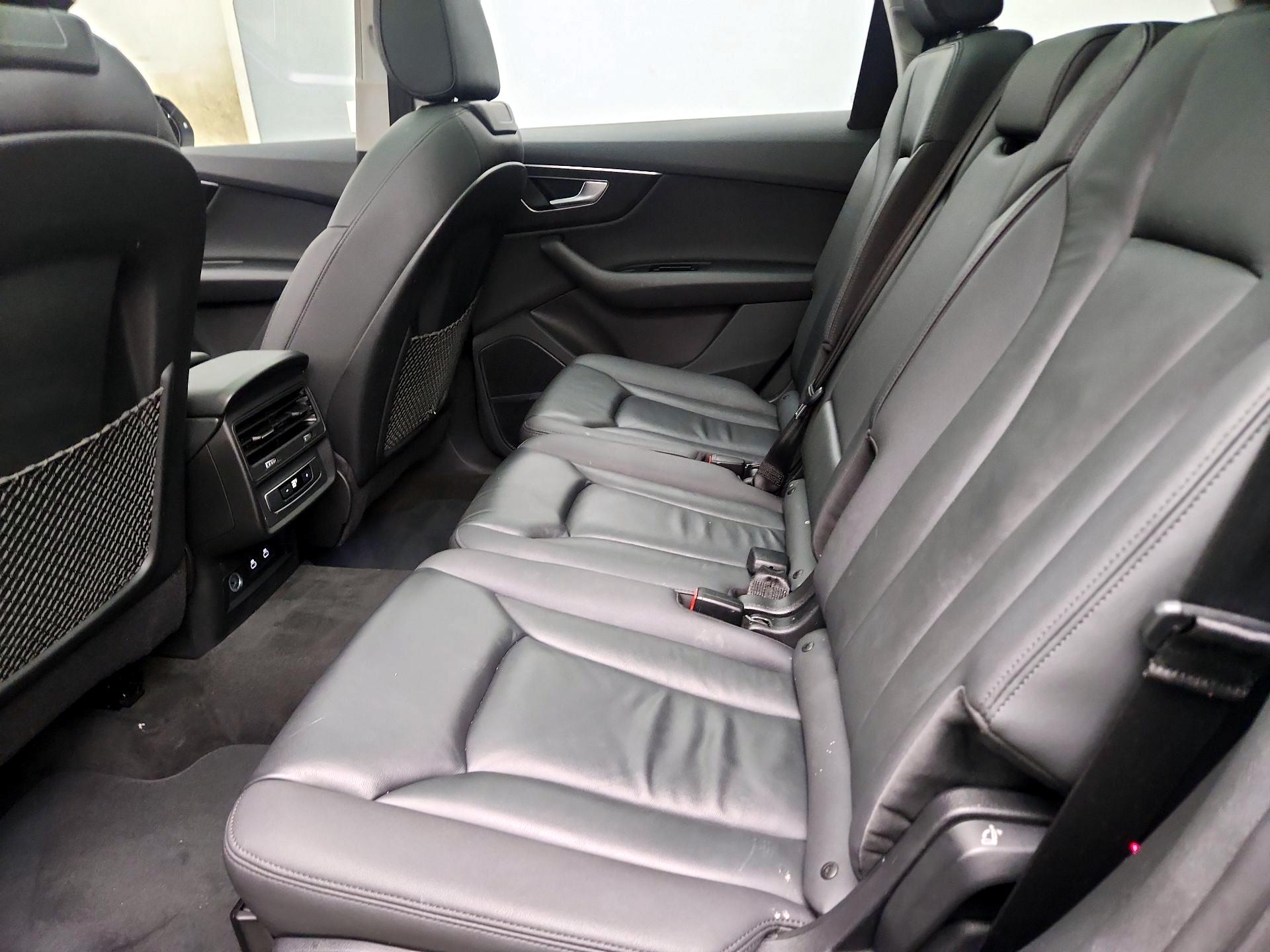 Thumbnail: 2022 Audi Q7 - 20