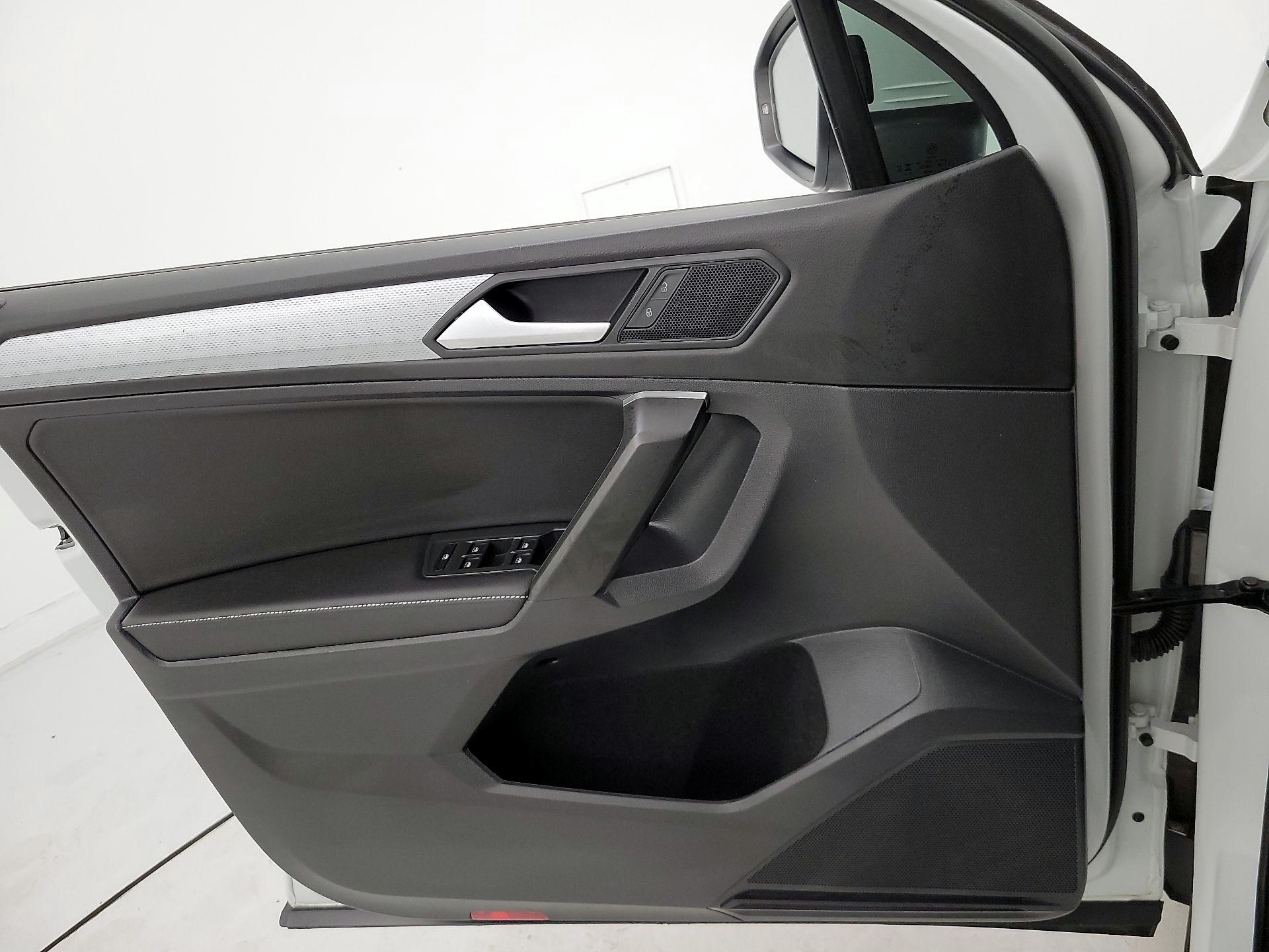 Thumbnail: 2024 Volkswagen Tiguan - 12