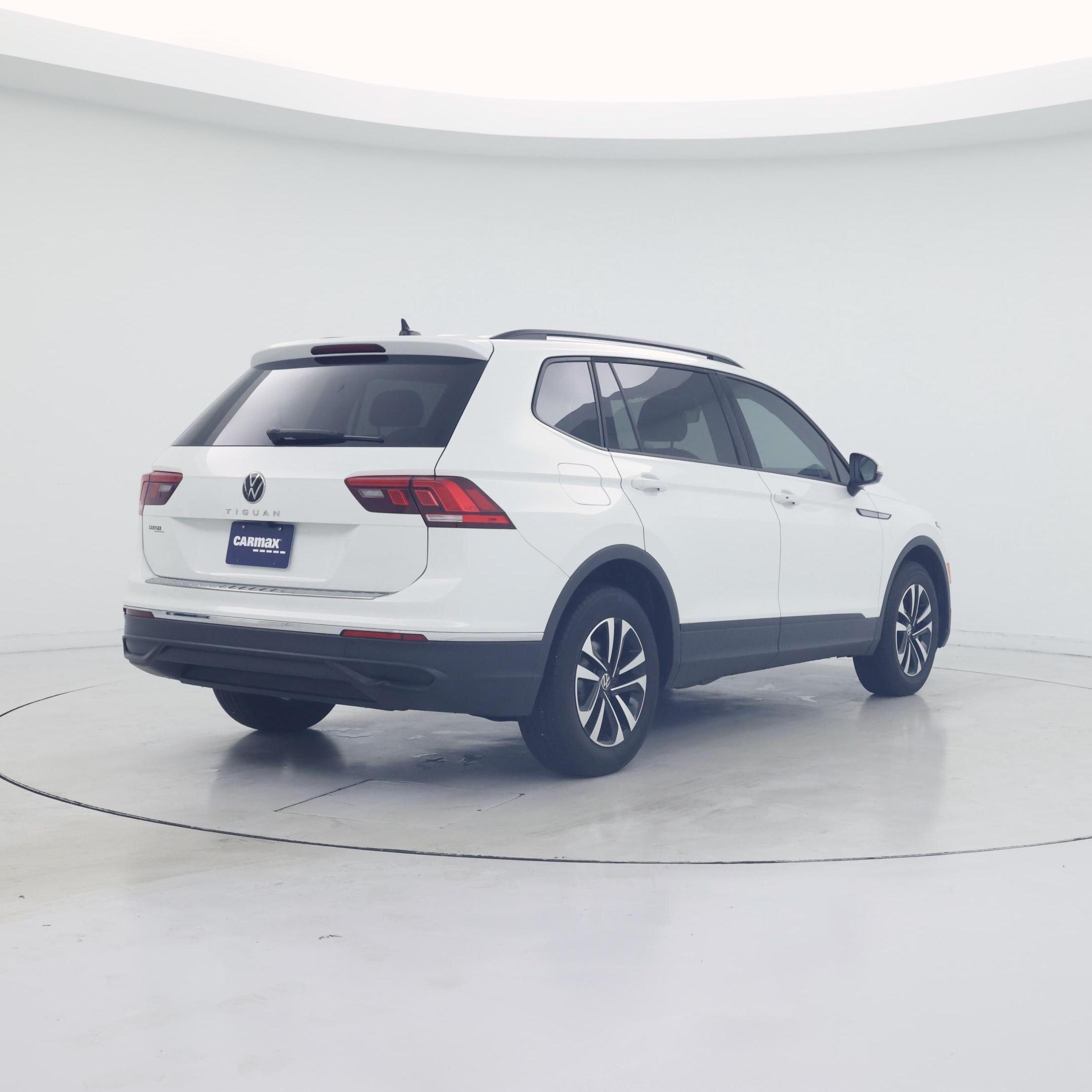 Thumbnail: 2024 Volkswagen Tiguan - 8