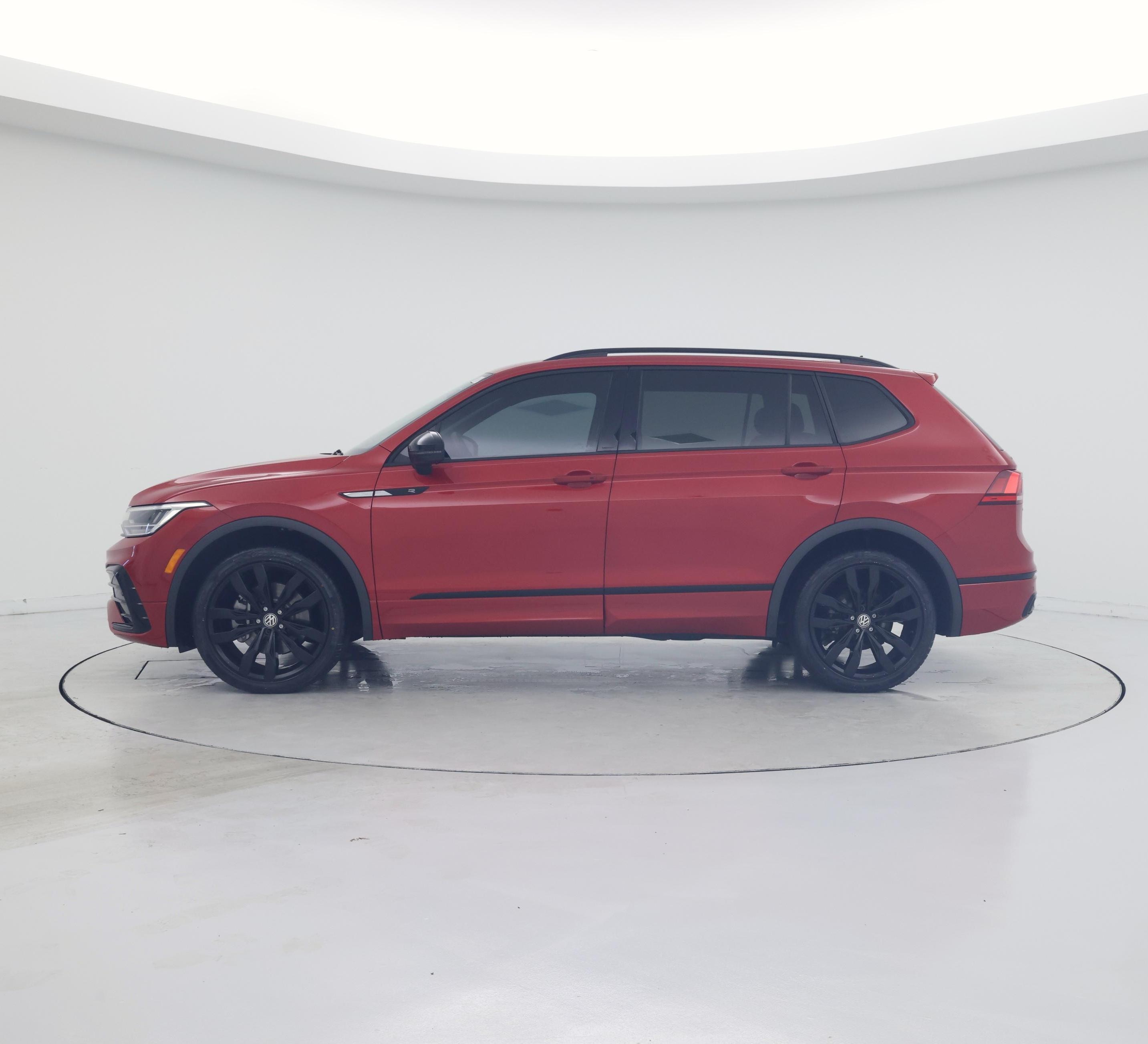 Thumbnail: 2024 Volkswagen Tiguan - 3
