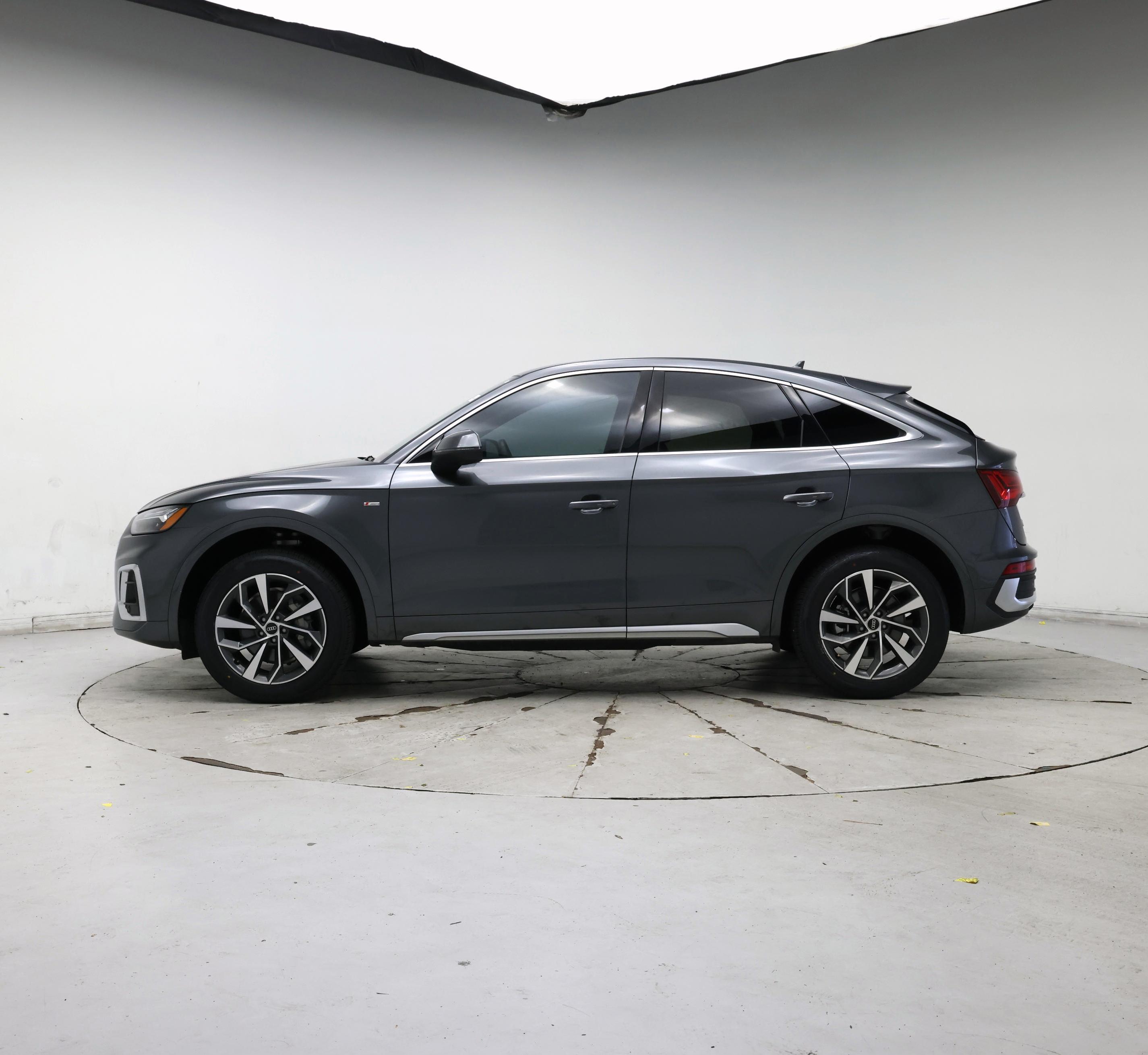 Thumbnail: 2023 Audi Q5 - 3