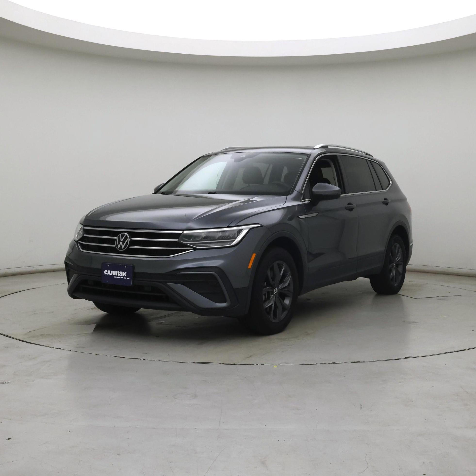 Thumbnail: 2023 Volkswagen Tiguan - 4