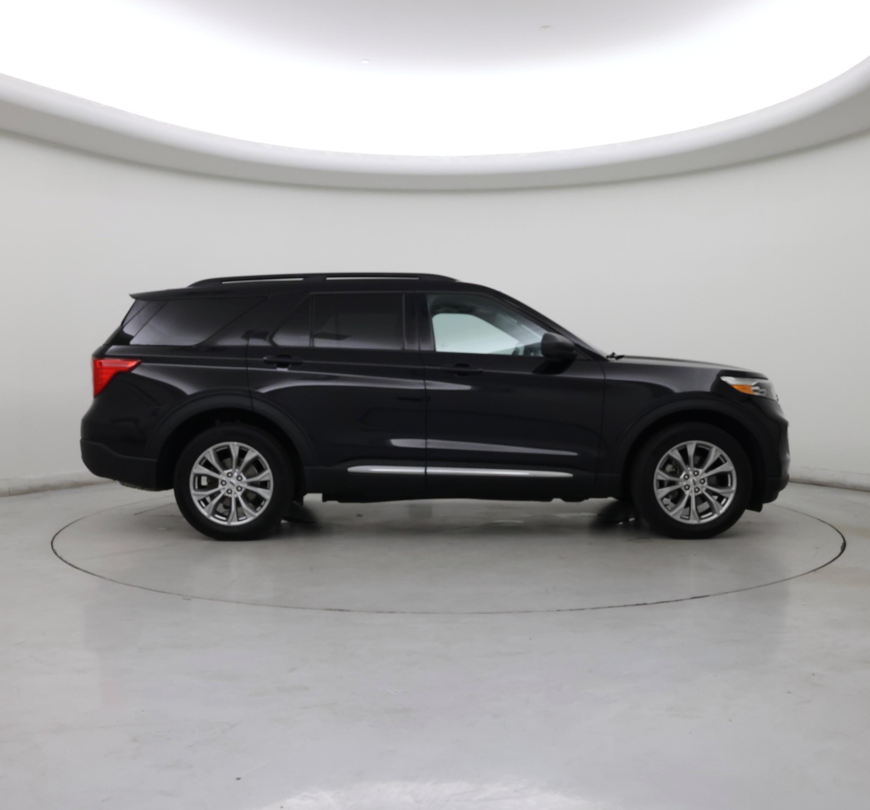 Thumbnail: 2022 Ford Explorer - 7