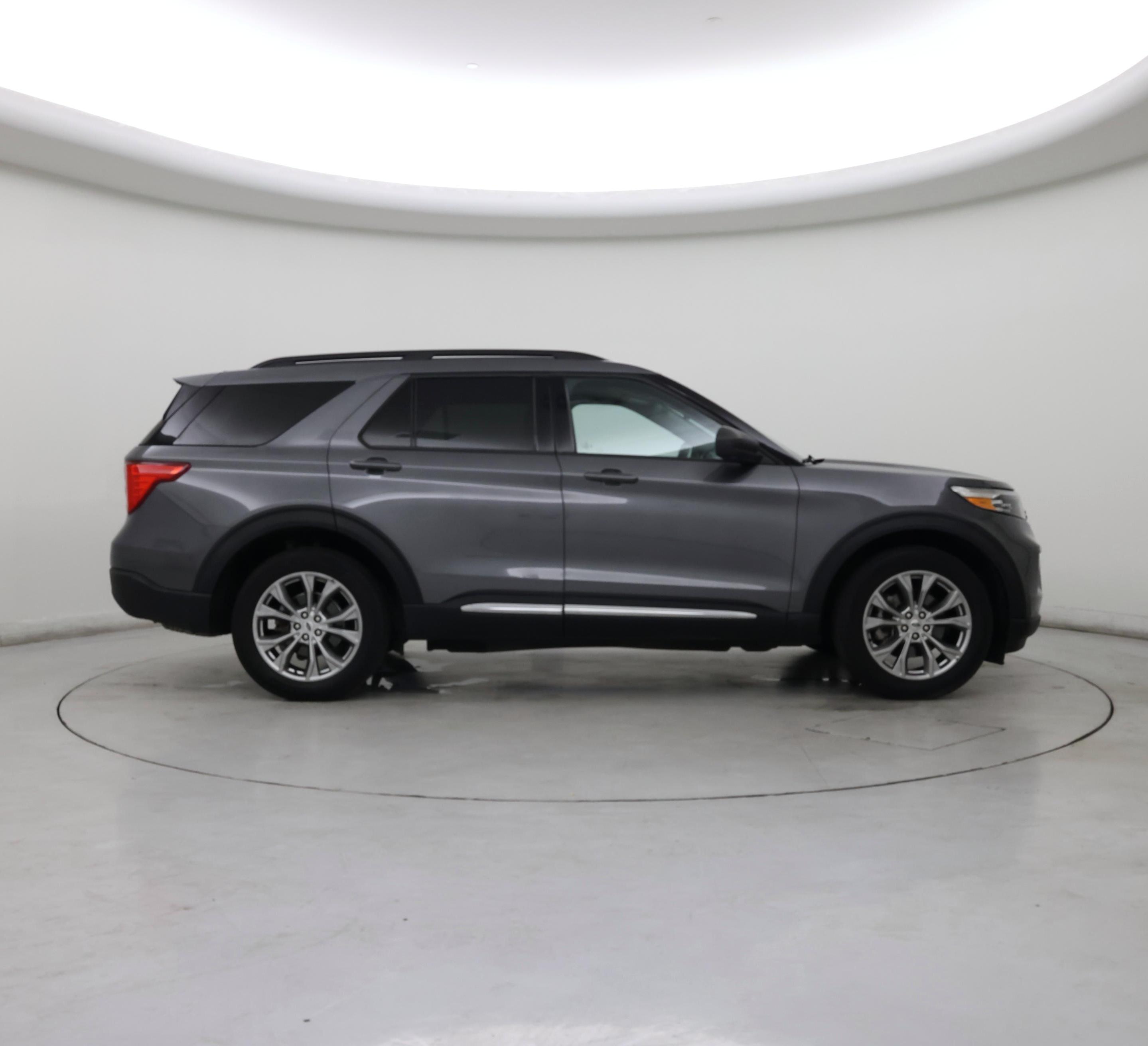 Thumbnail: 2022 Ford Explorer - 7