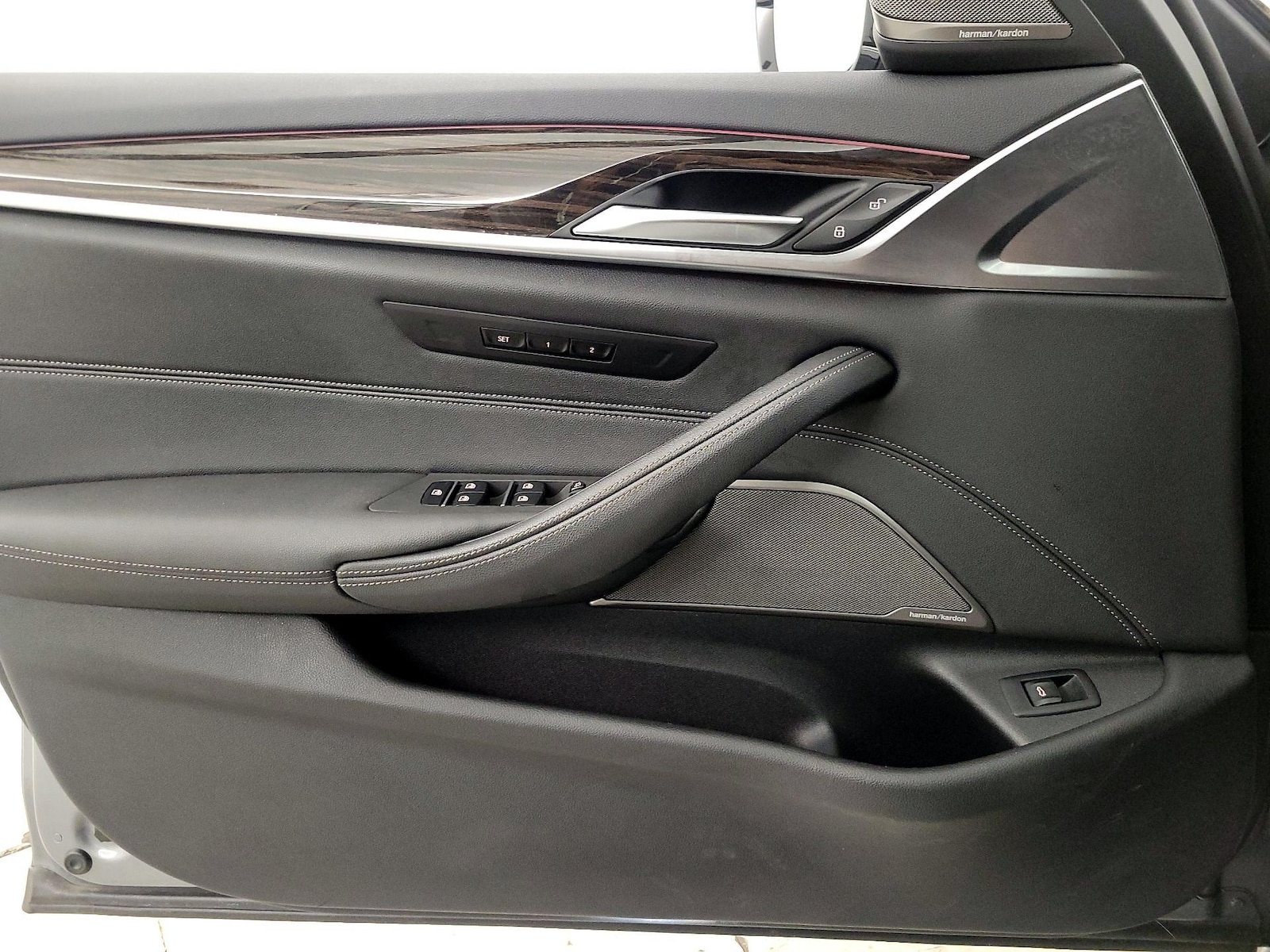 2023 BMW 5 Series 530i - Photo 13