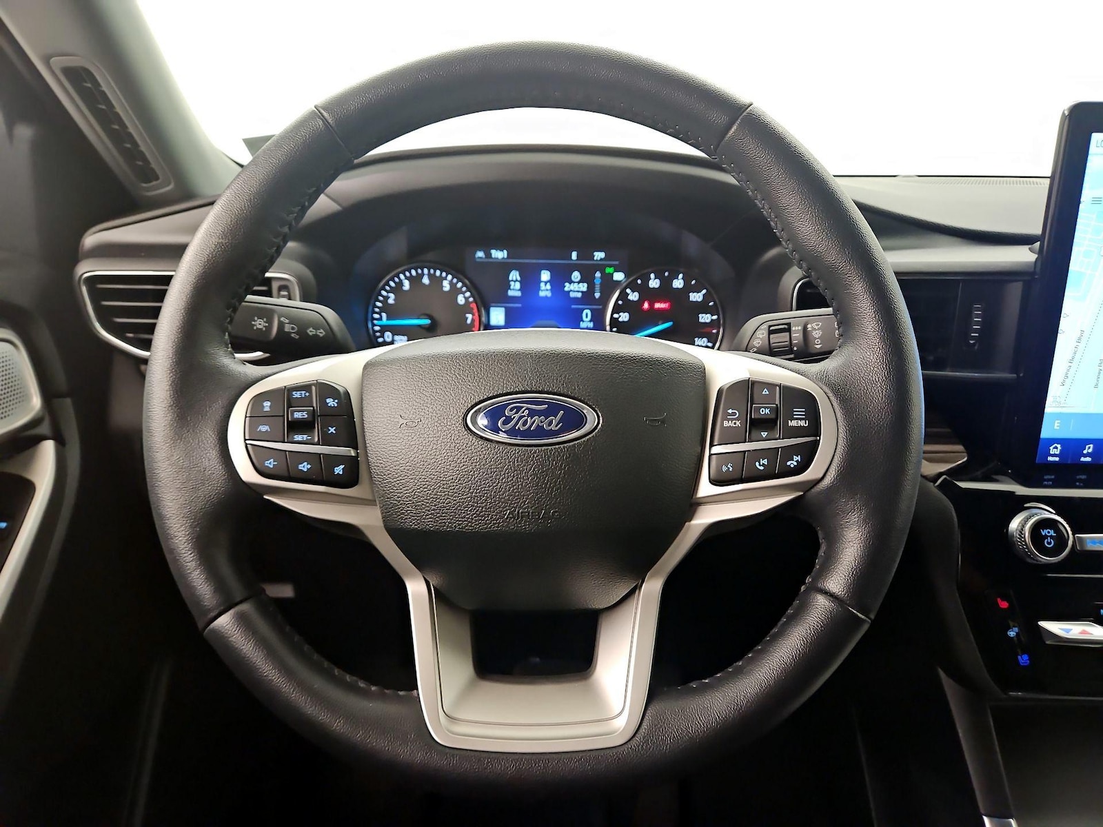 2023 Ford Explorer Limited - Photo 11