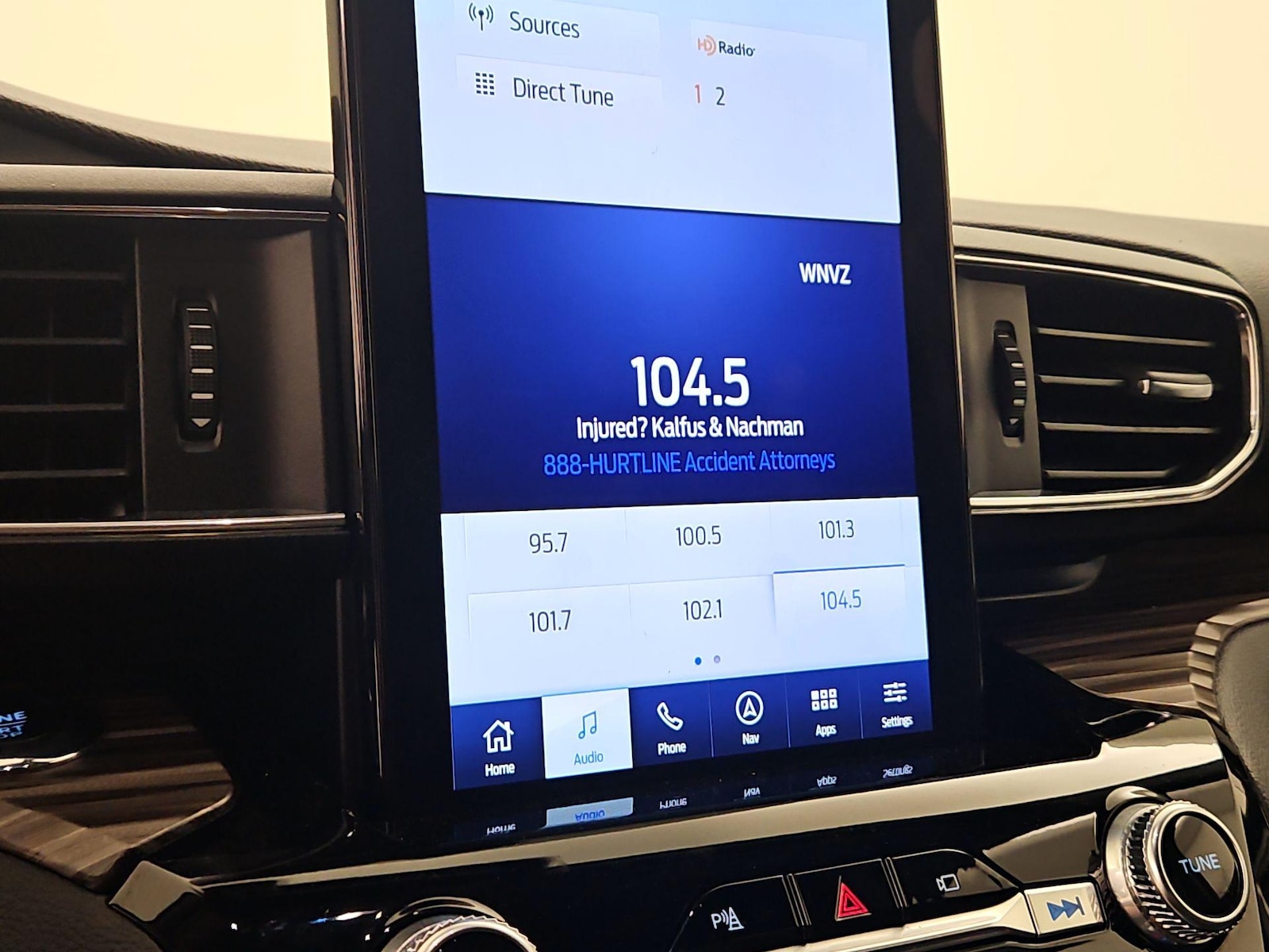 2023 Ford Explorer Limited - Photo 17