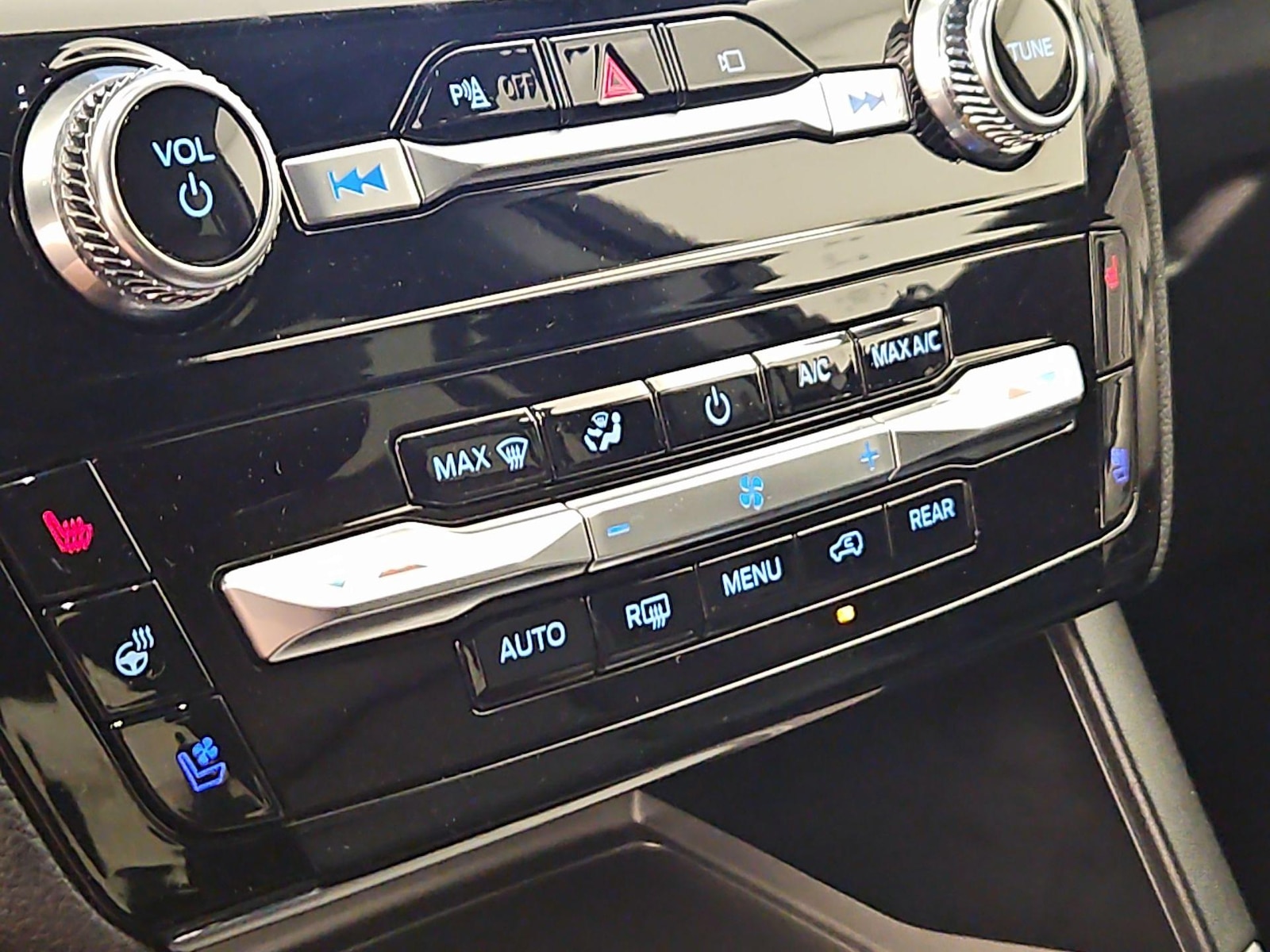 2023 Ford Explorer Limited - Photo 18