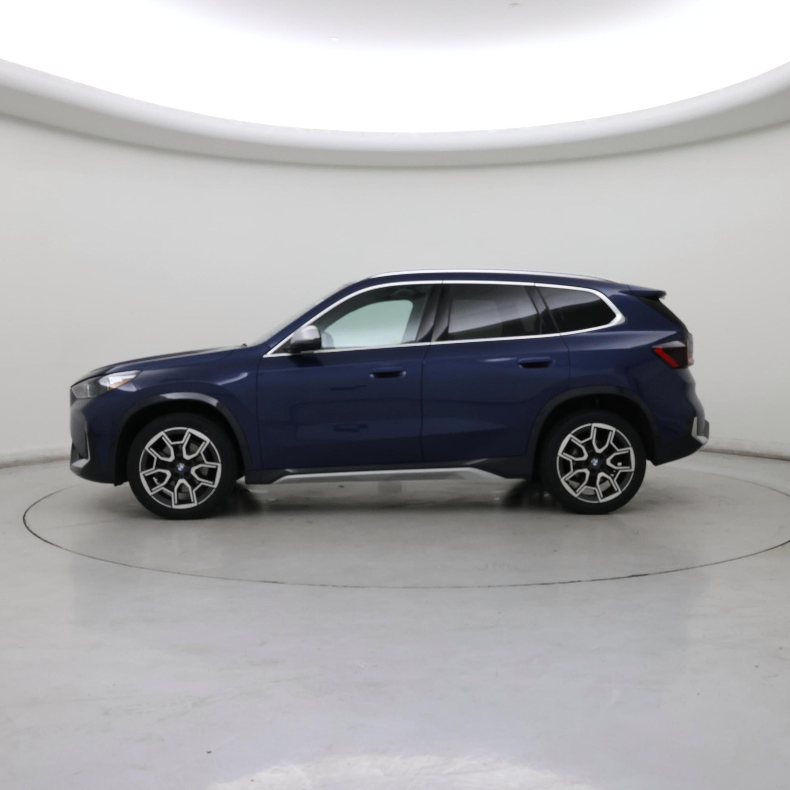 Thumbnail: 2023 BMW X1 - 3