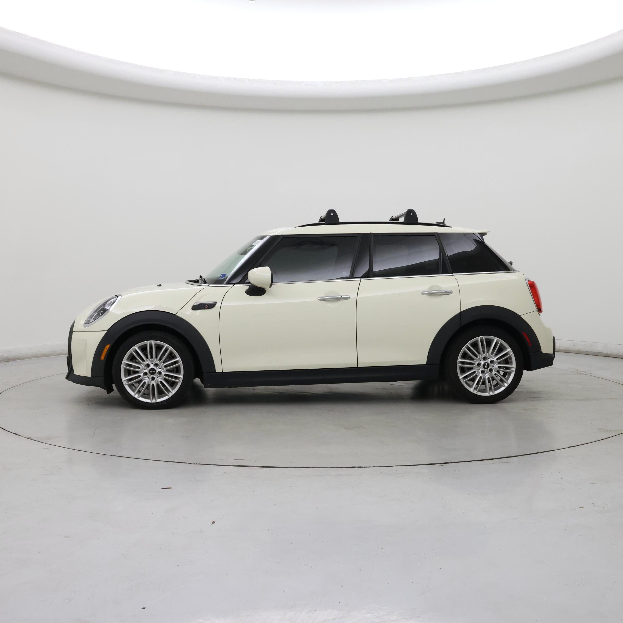 Thumbnail: 2022 MINI Cooper Hardtop - 3
