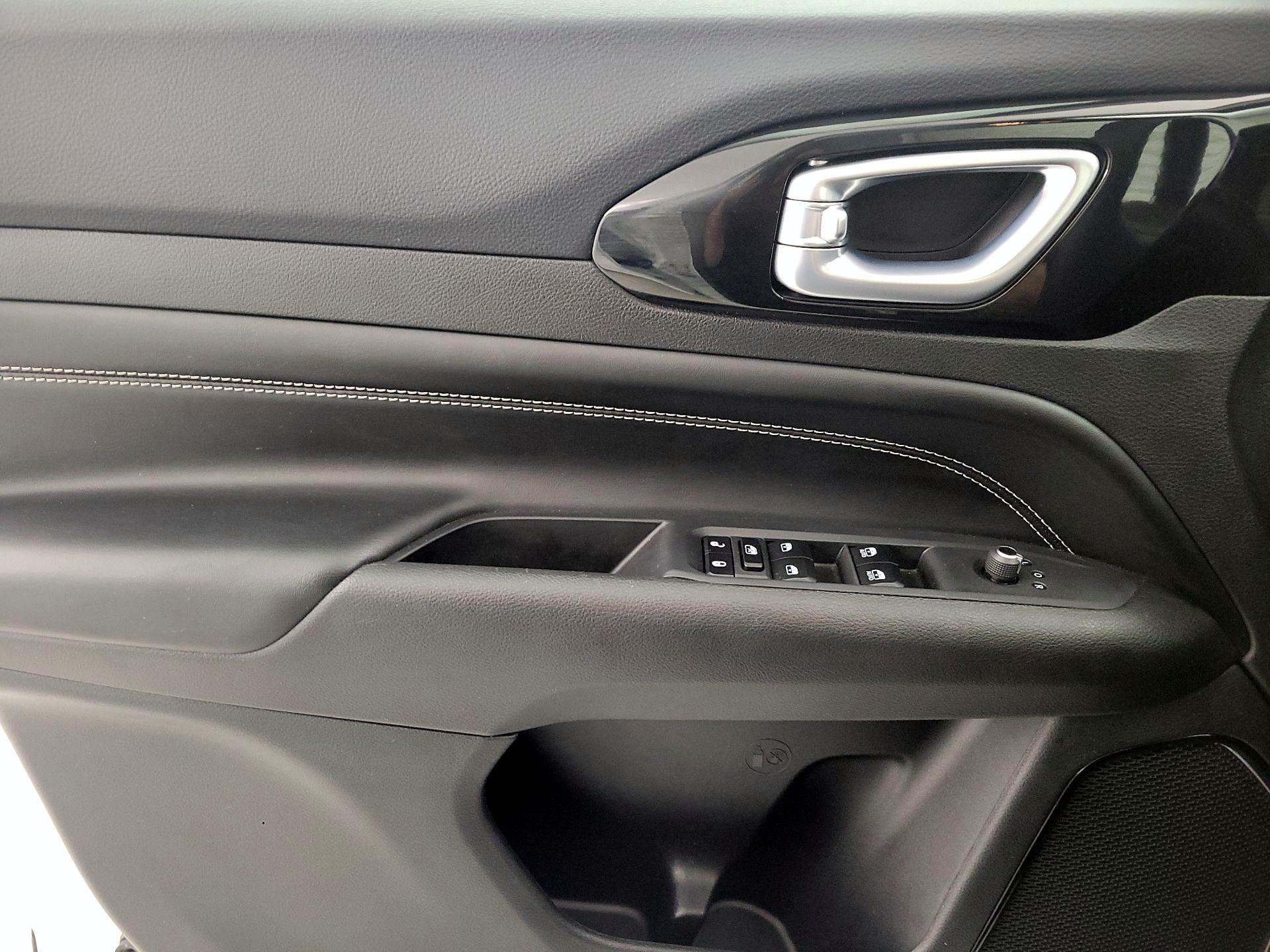 Thumbnail: 2023 Jeep Compass - 12
