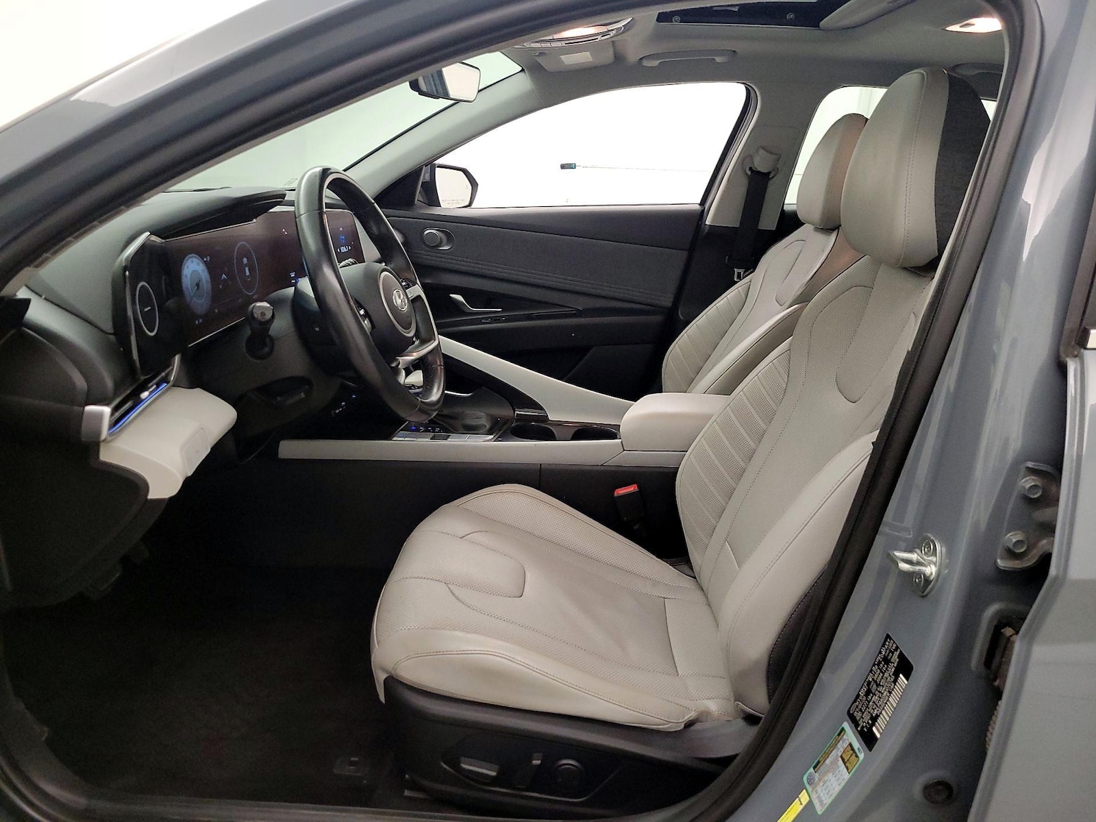 2021 Hyundai Elantra Limited - Photo 12
