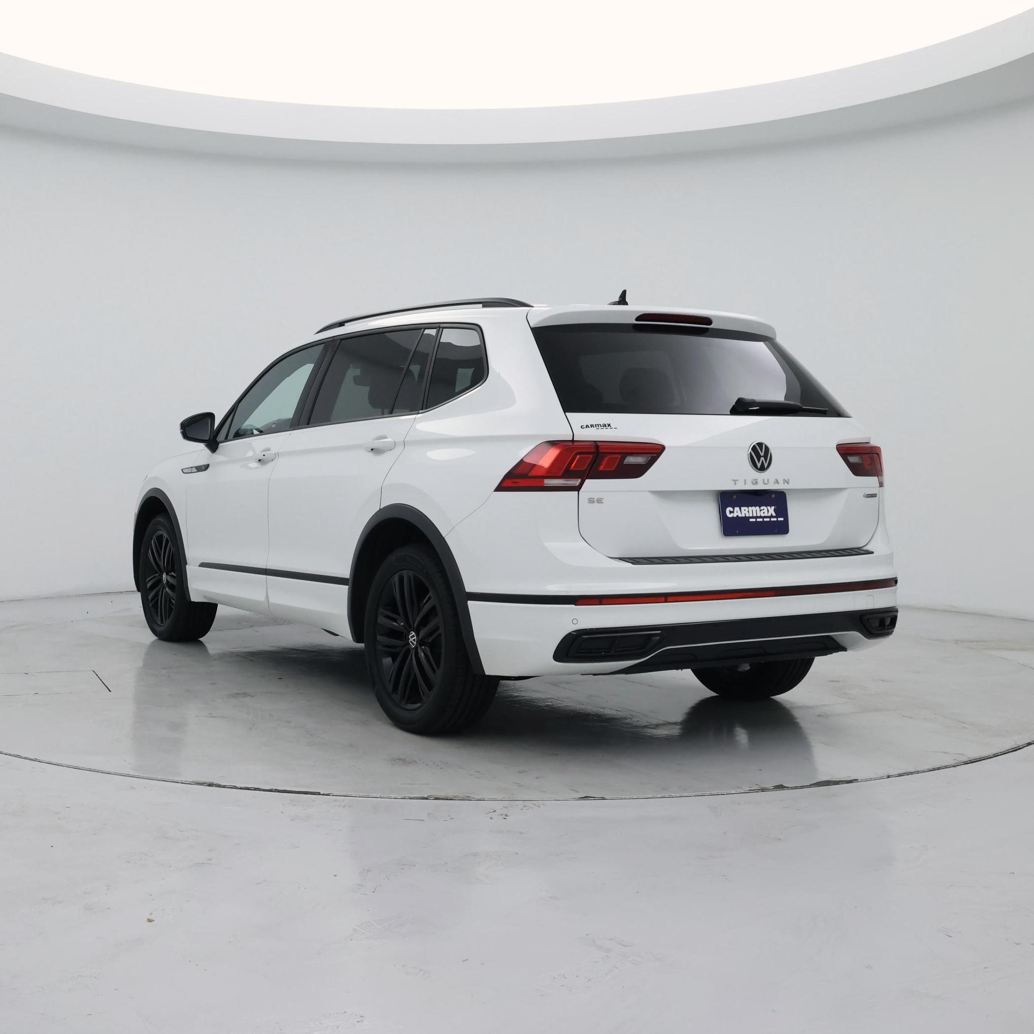 Thumbnail: 2022 Volkswagen Tiguan - 2