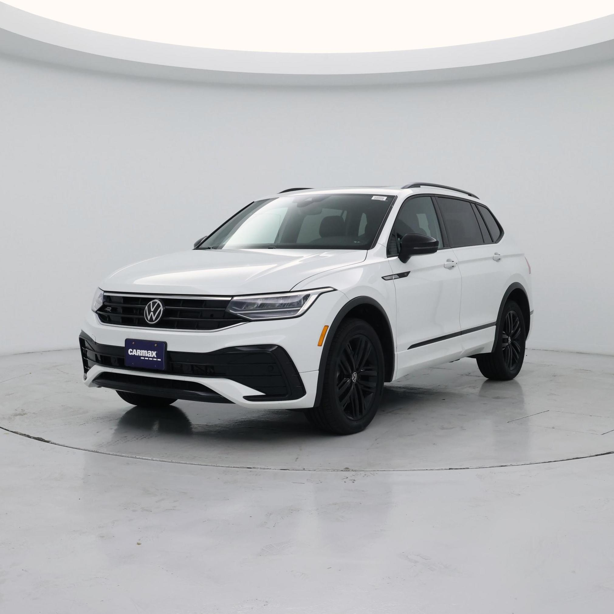 Thumbnail: 2022 Volkswagen Tiguan - 4
