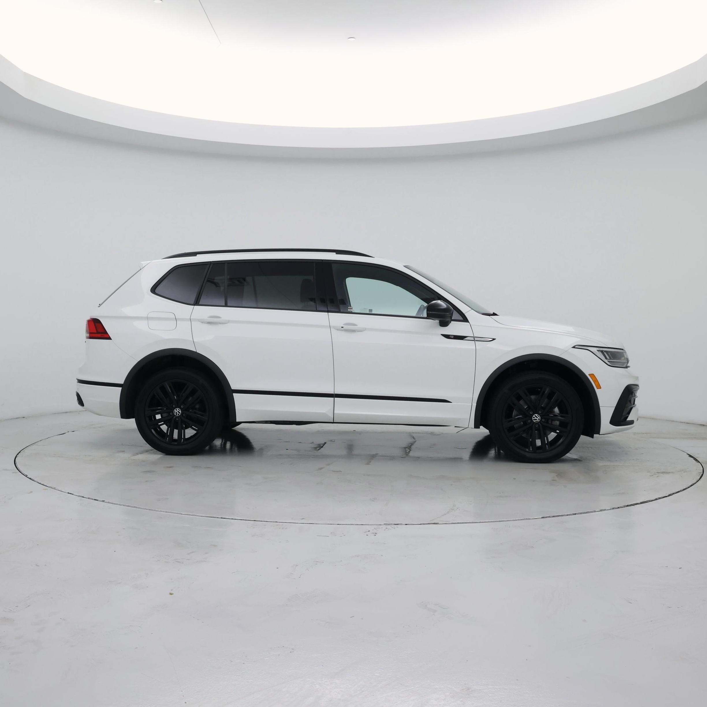 Thumbnail: 2022 Volkswagen Tiguan - 7