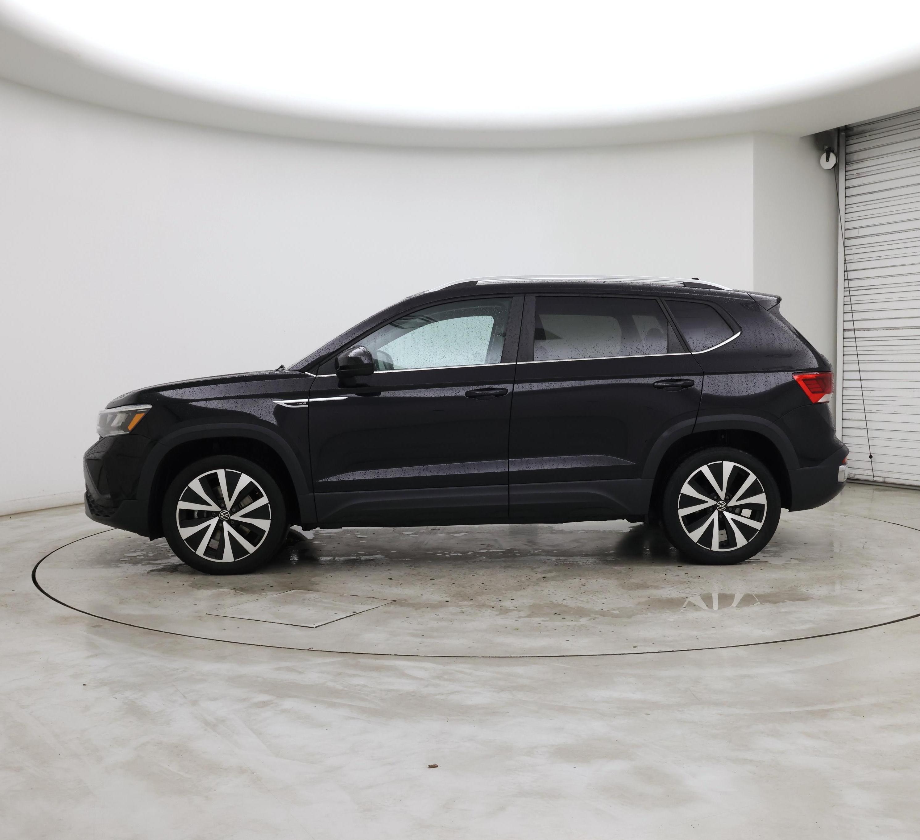 Thumbnail: 2023 Volkswagen Taos - 3