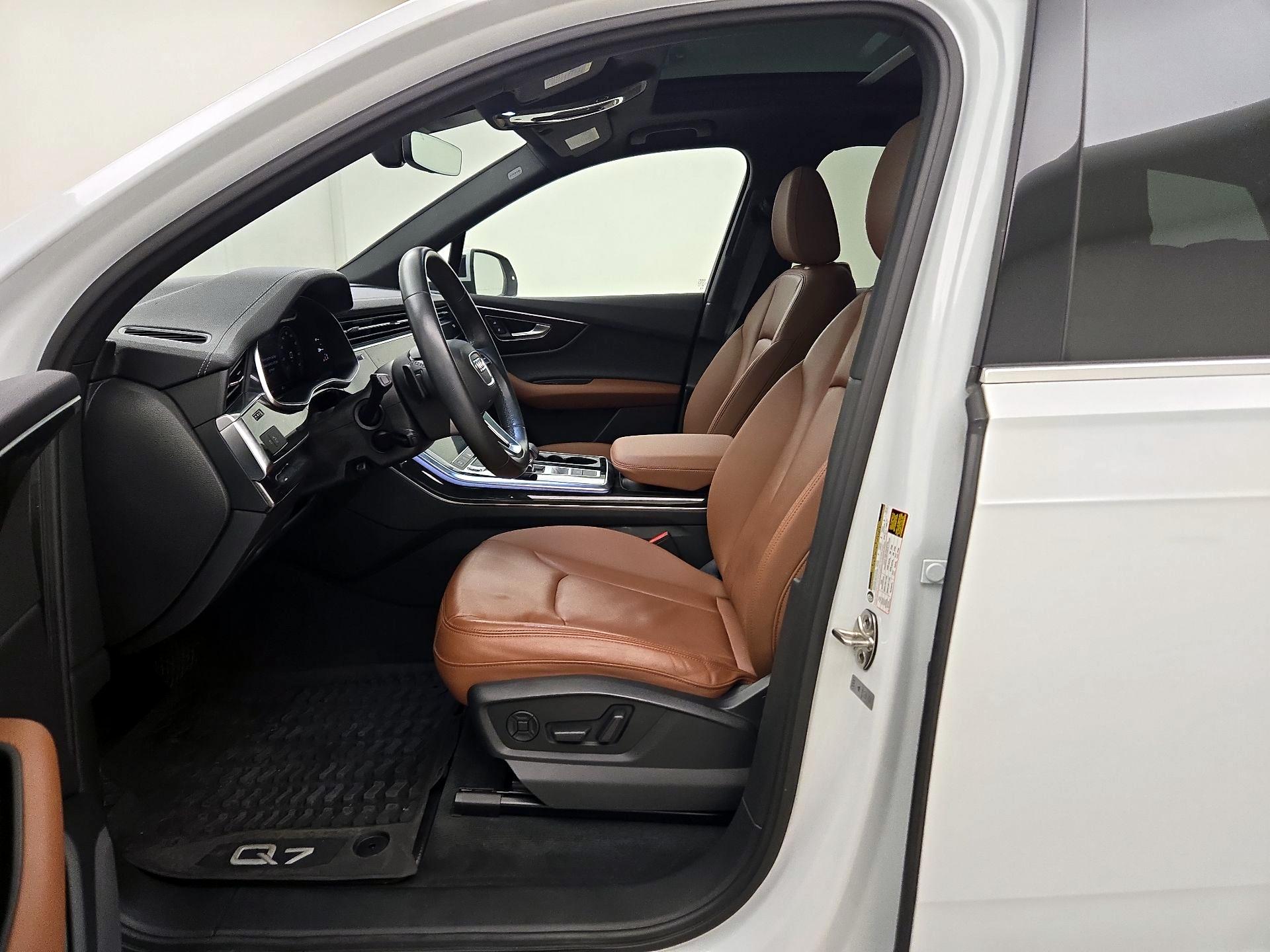 Thumbnail: 2023 Audi Q7 - 11