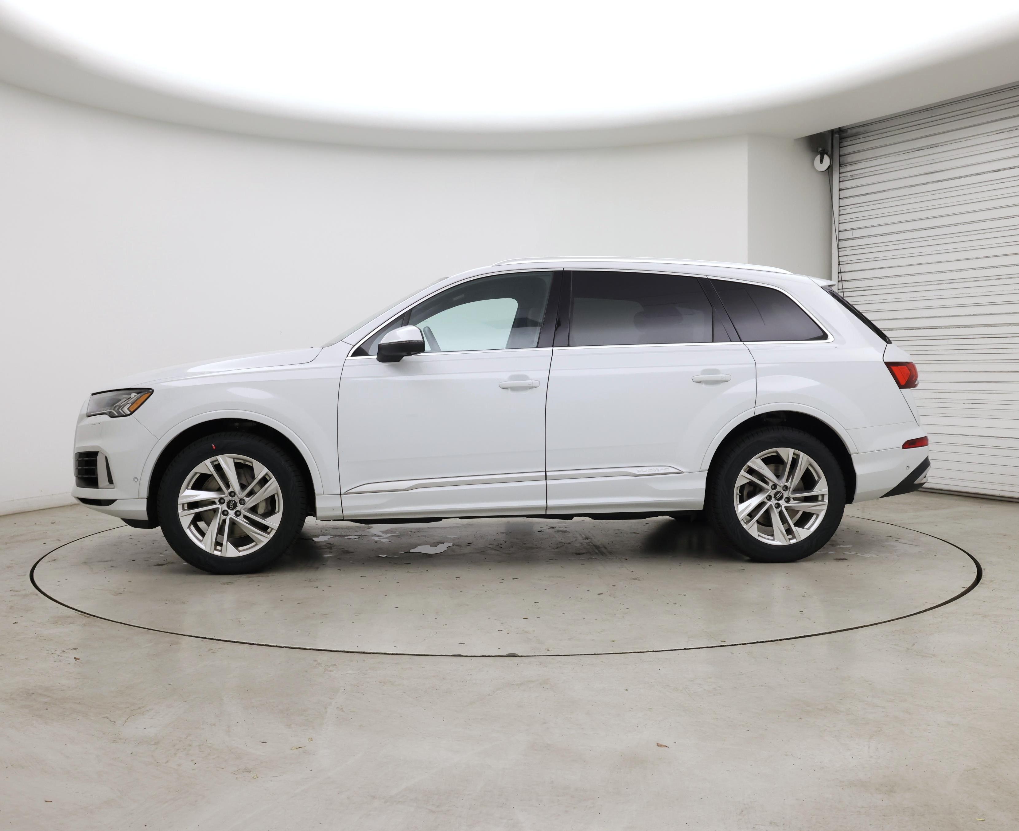 Thumbnail: 2023 Audi Q7 - 3