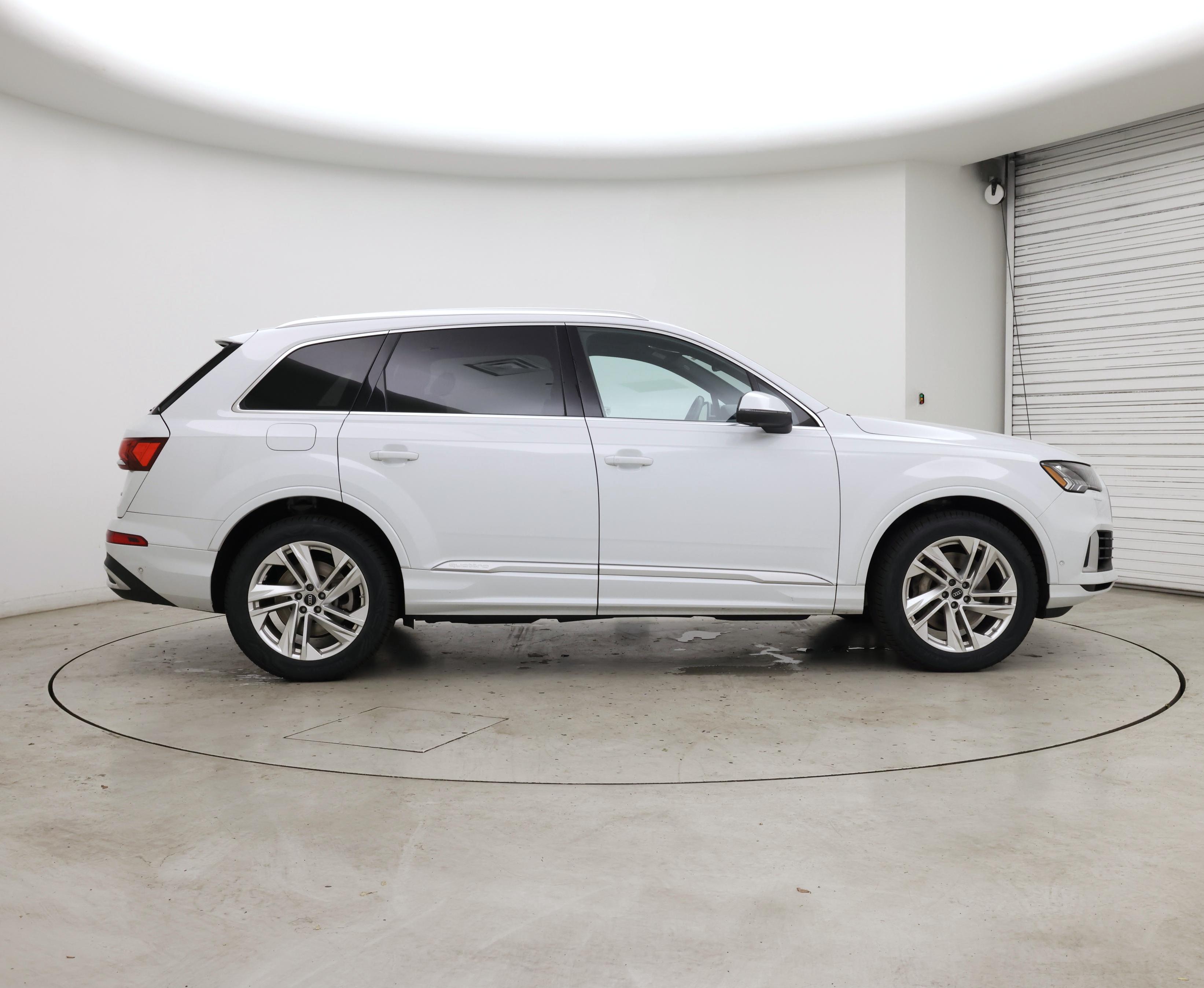 Thumbnail: 2023 Audi Q7 - 7