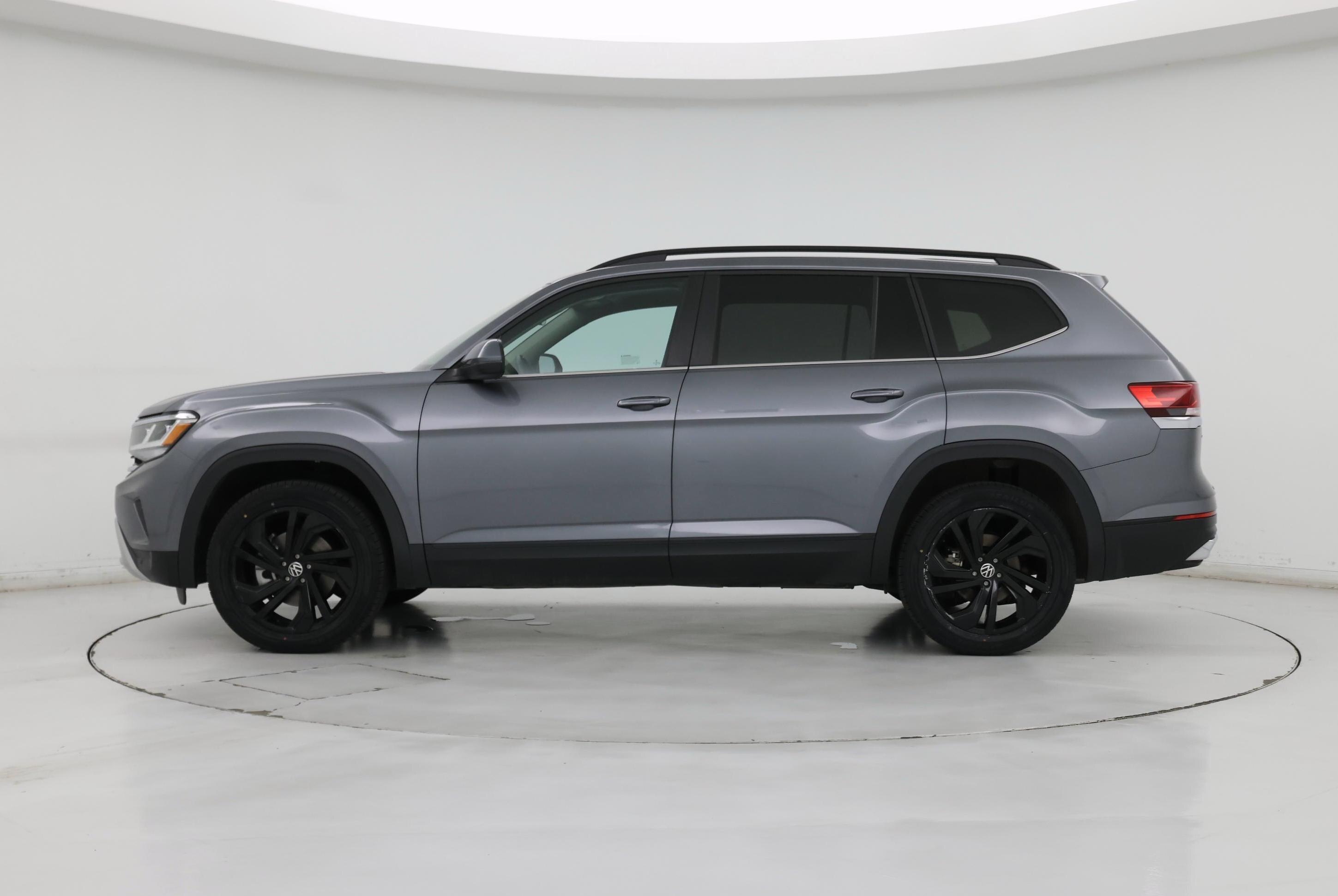 Thumbnail: 2023 Volkswagen Tiguan - 3