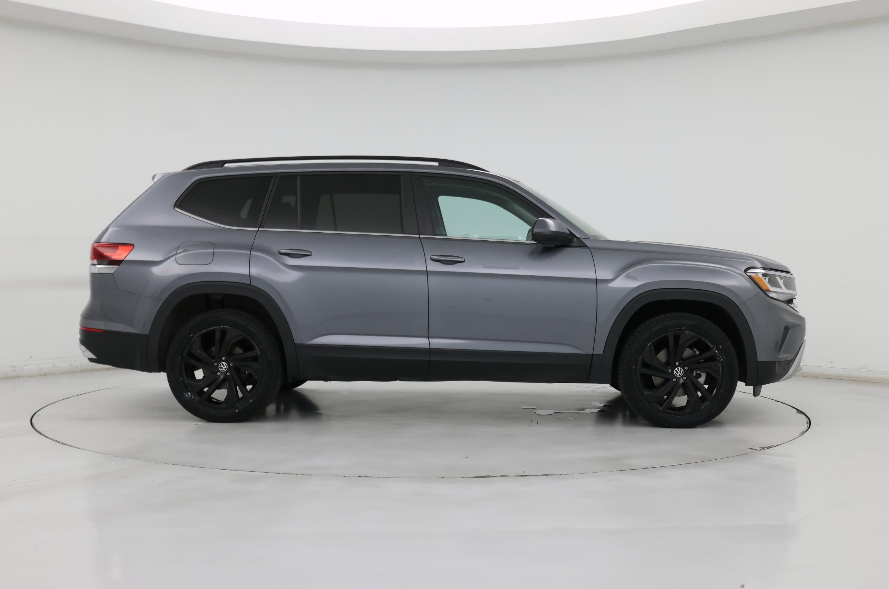 Thumbnail: 2023 Volkswagen Tiguan - 7