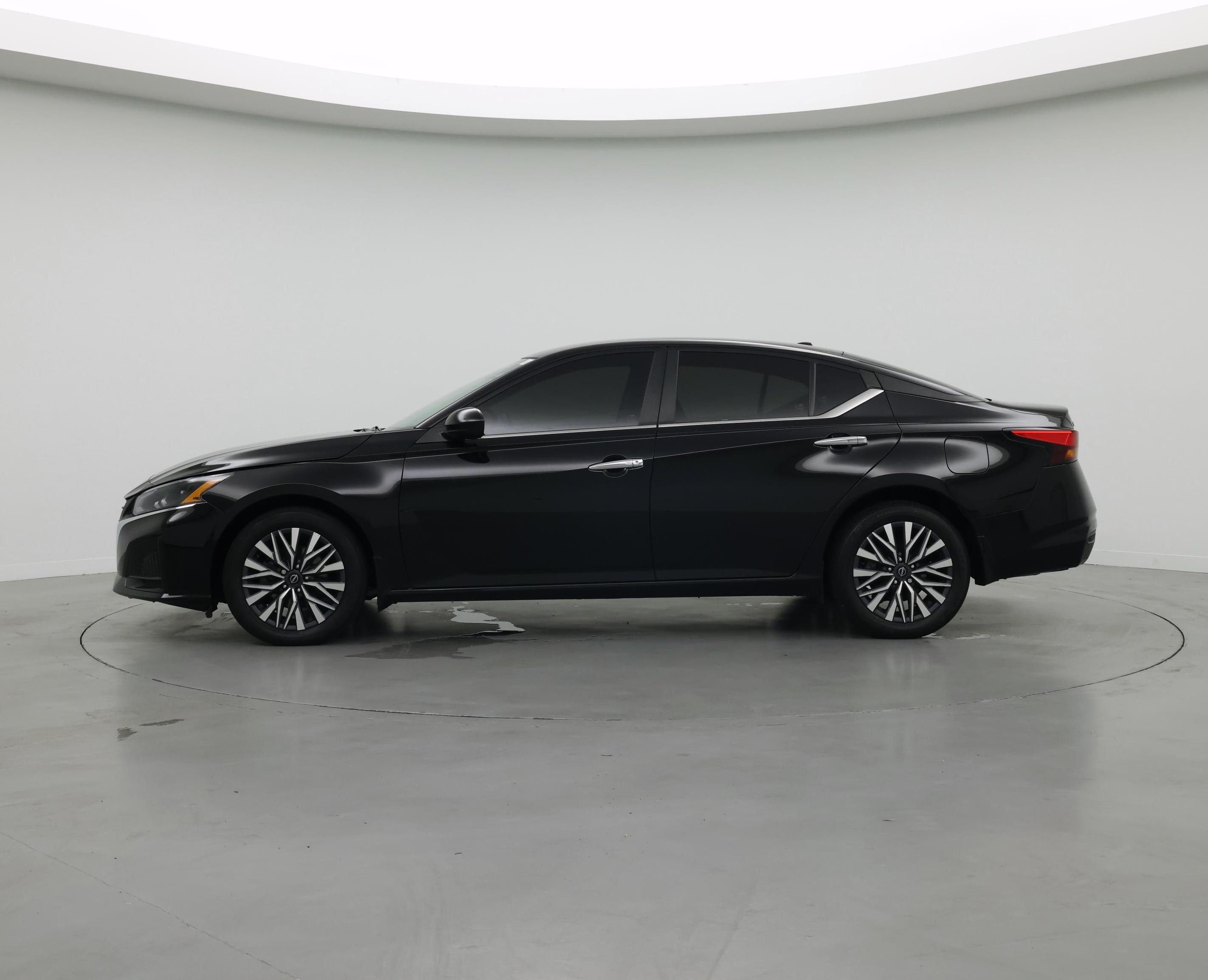 Thumbnail: 2023 Nissan Altima - 3