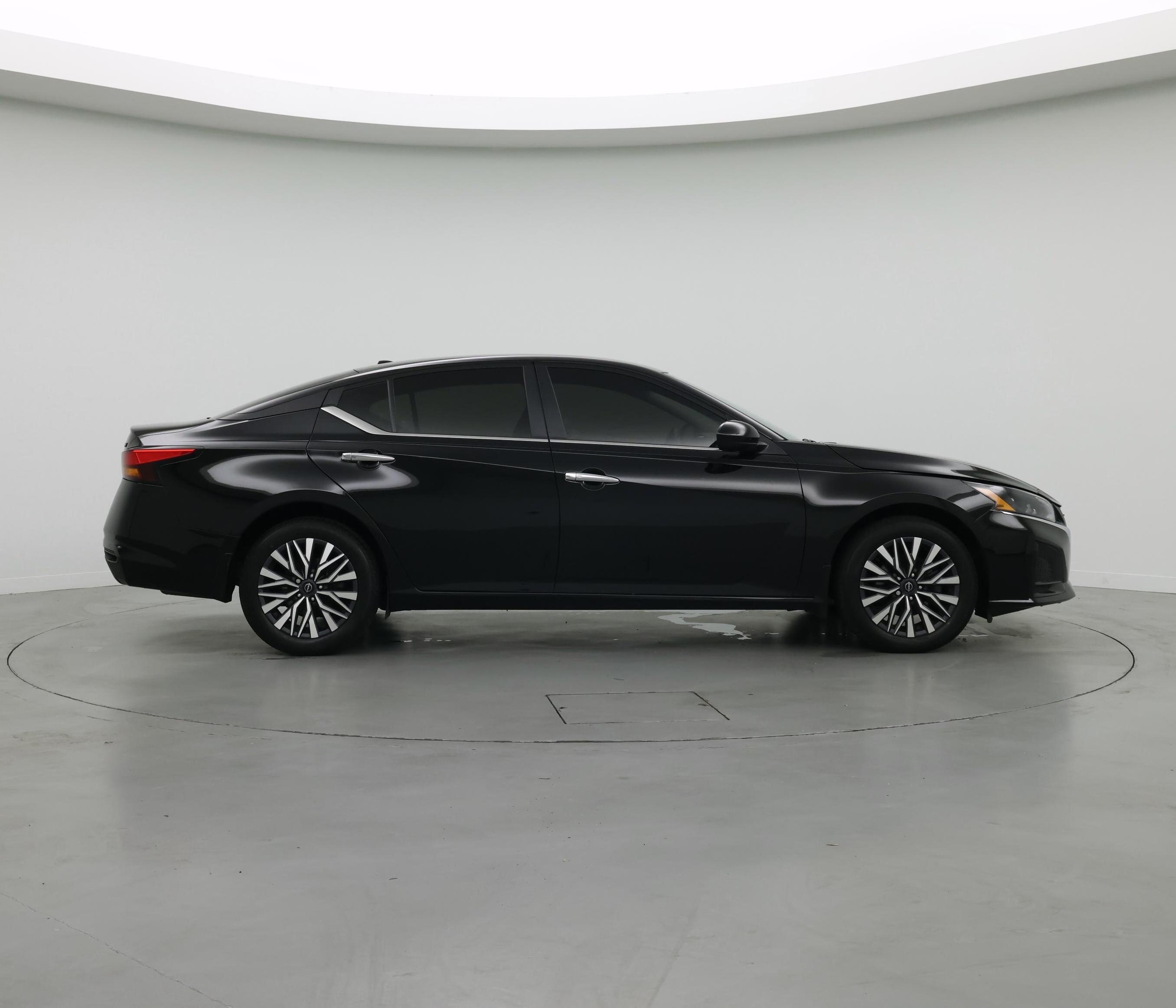 Thumbnail: 2023 Nissan Altima - 7