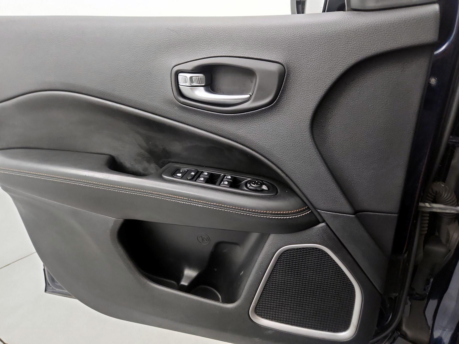 Thumbnail: 2020 Jeep Compass - 12