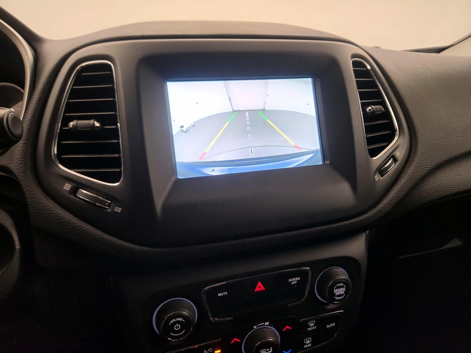 Thumbnail: 2020 Jeep Compass - 13