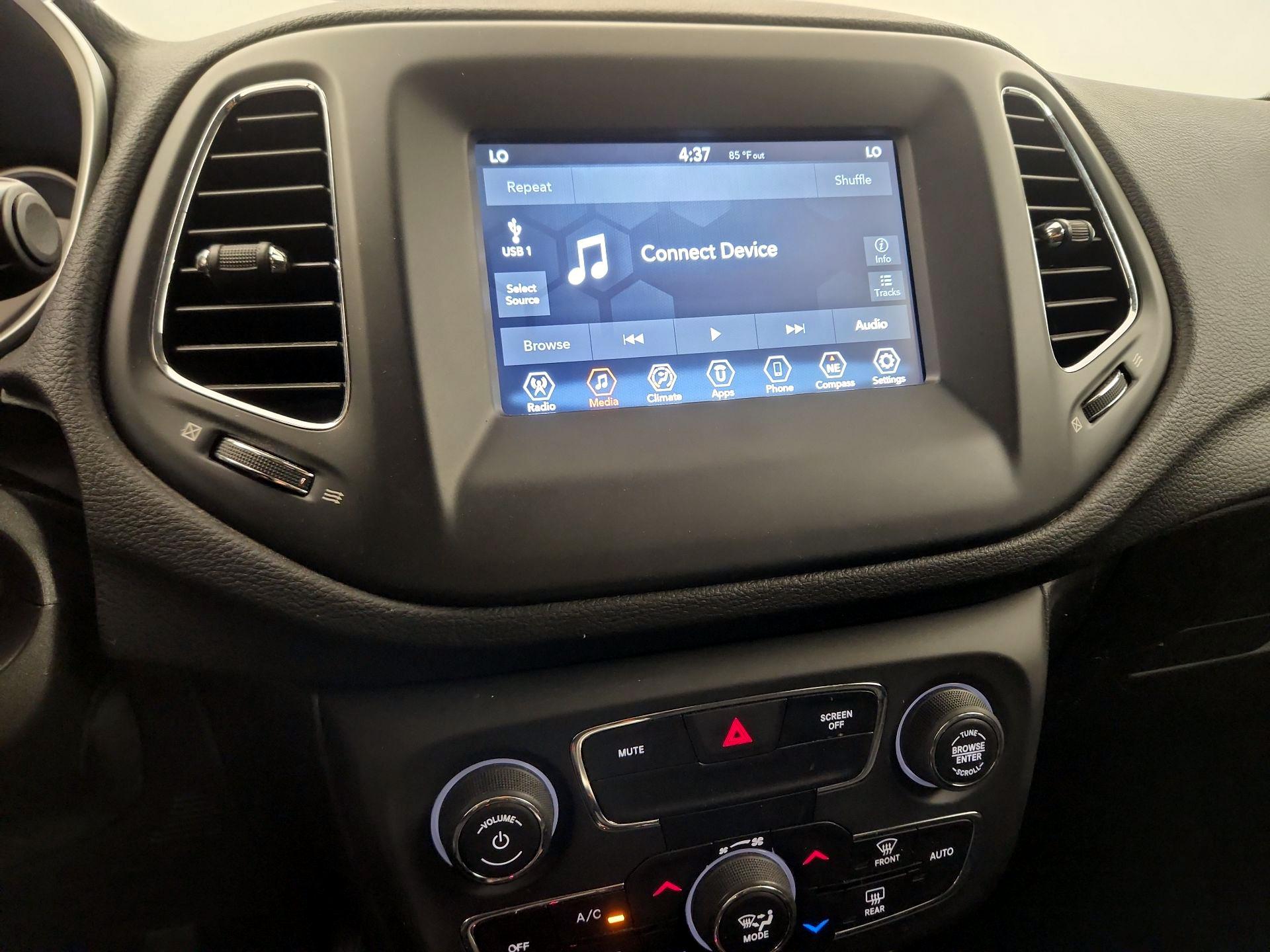 Thumbnail: 2020 Jeep Compass - 15