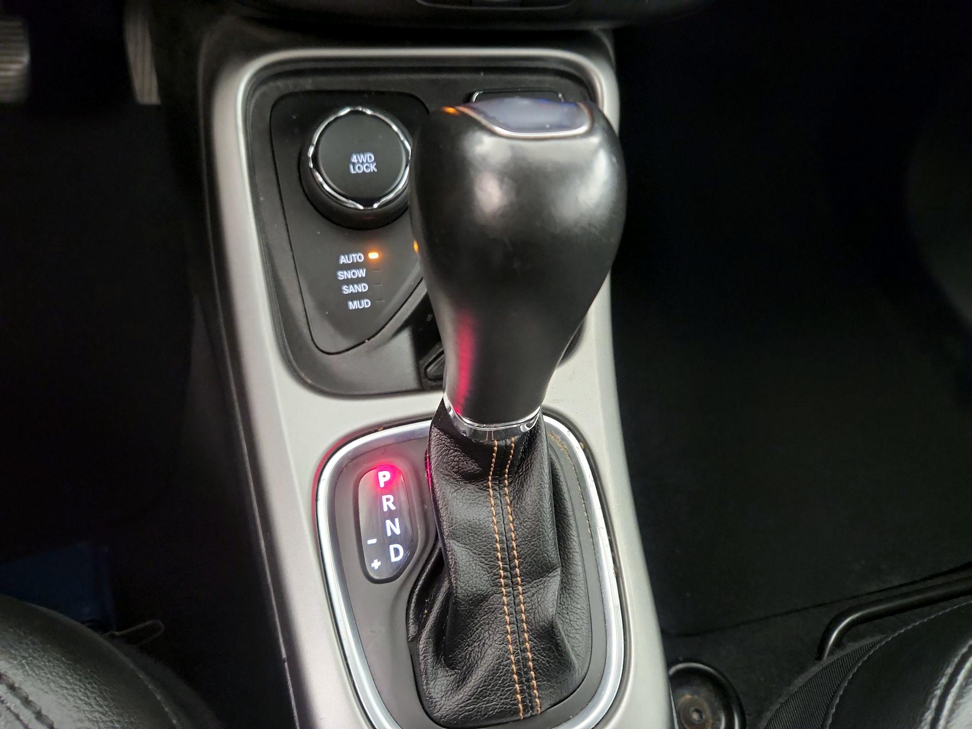 Thumbnail: 2020 Jeep Compass - 16
