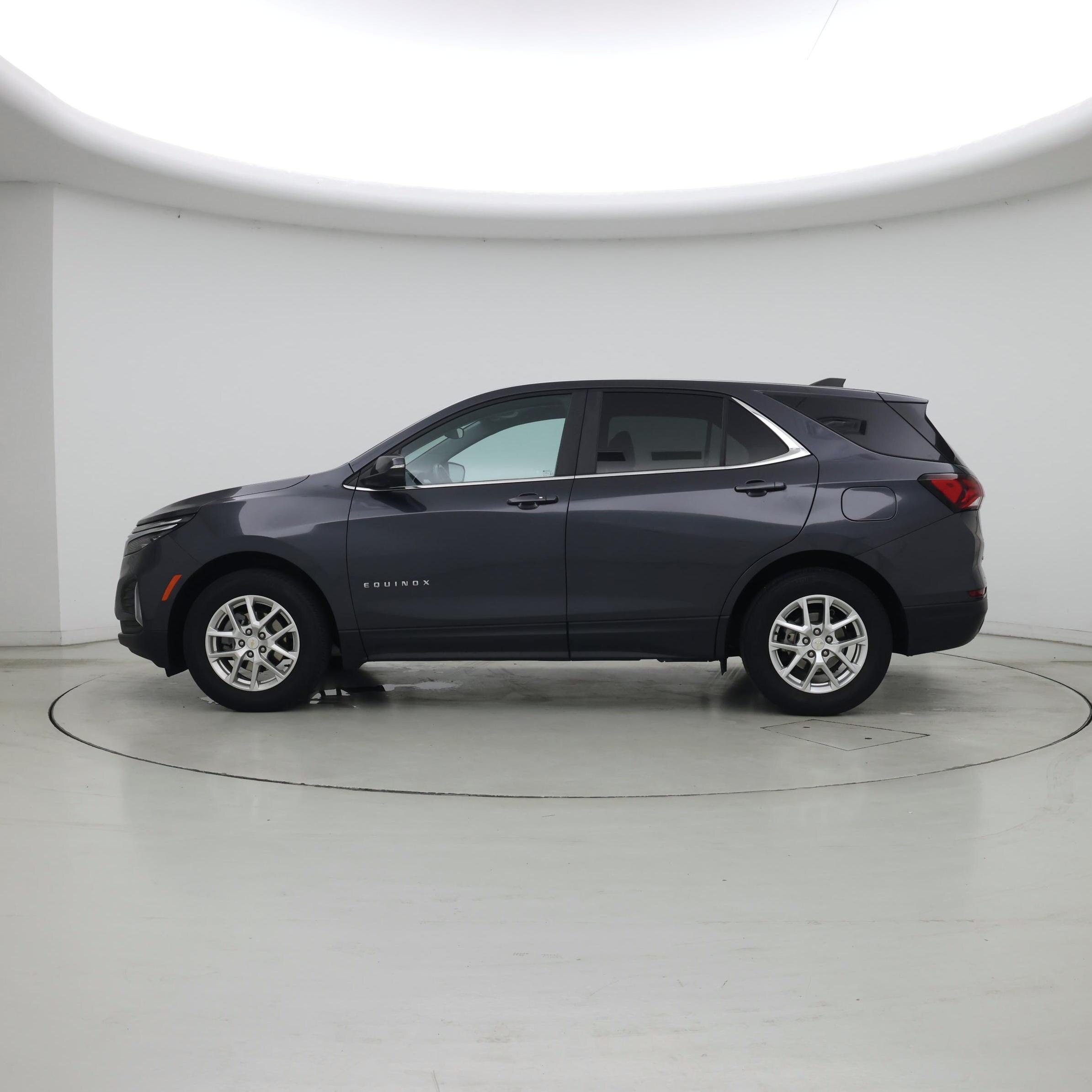 Thumbnail: 2022 Chevrolet Equinox - 3
